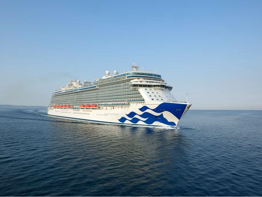 This cruise ship turned a nor'easter into the vacation of a