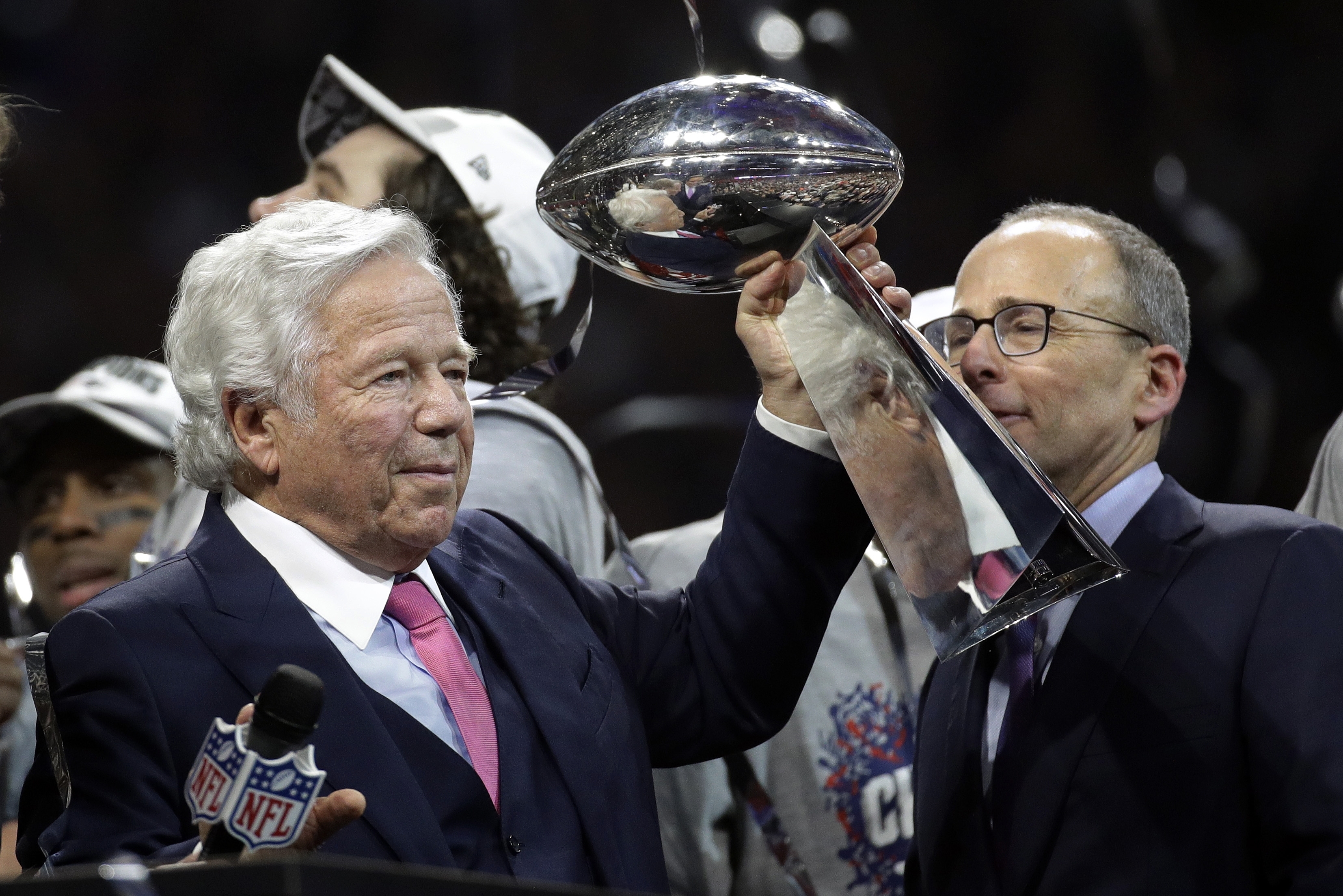 Patriots owner Robert Kraft greets fan who was taunted in stands at Raiders  game: 'What you did was so classy' 