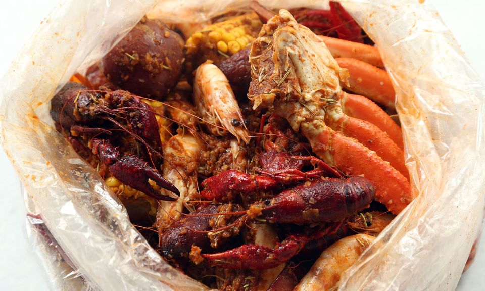 Lee's Seafood Boil opens new location in Uptown Cleveland 
