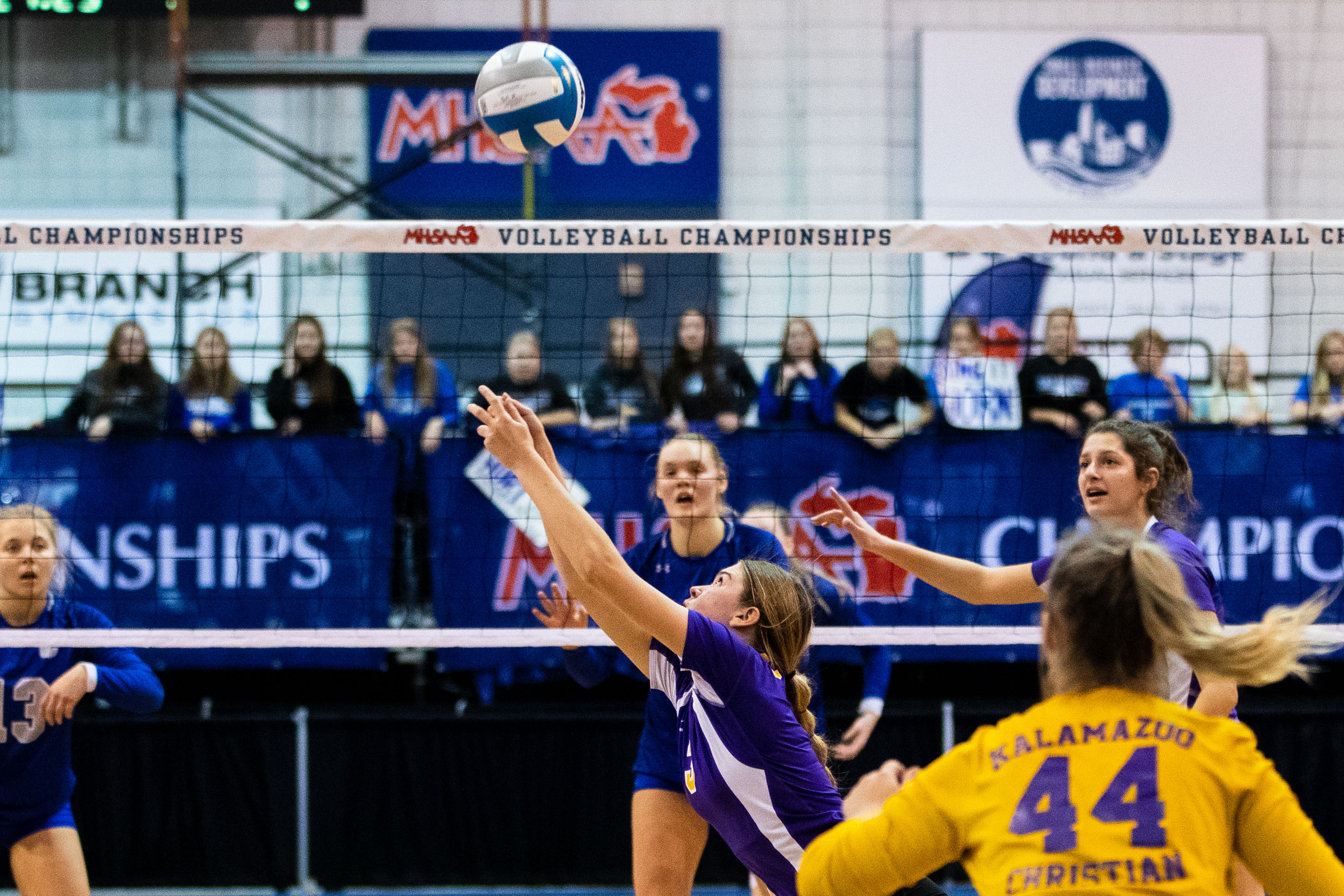 Kalamazoo Christian faces off against Calumet volleyball semifinals