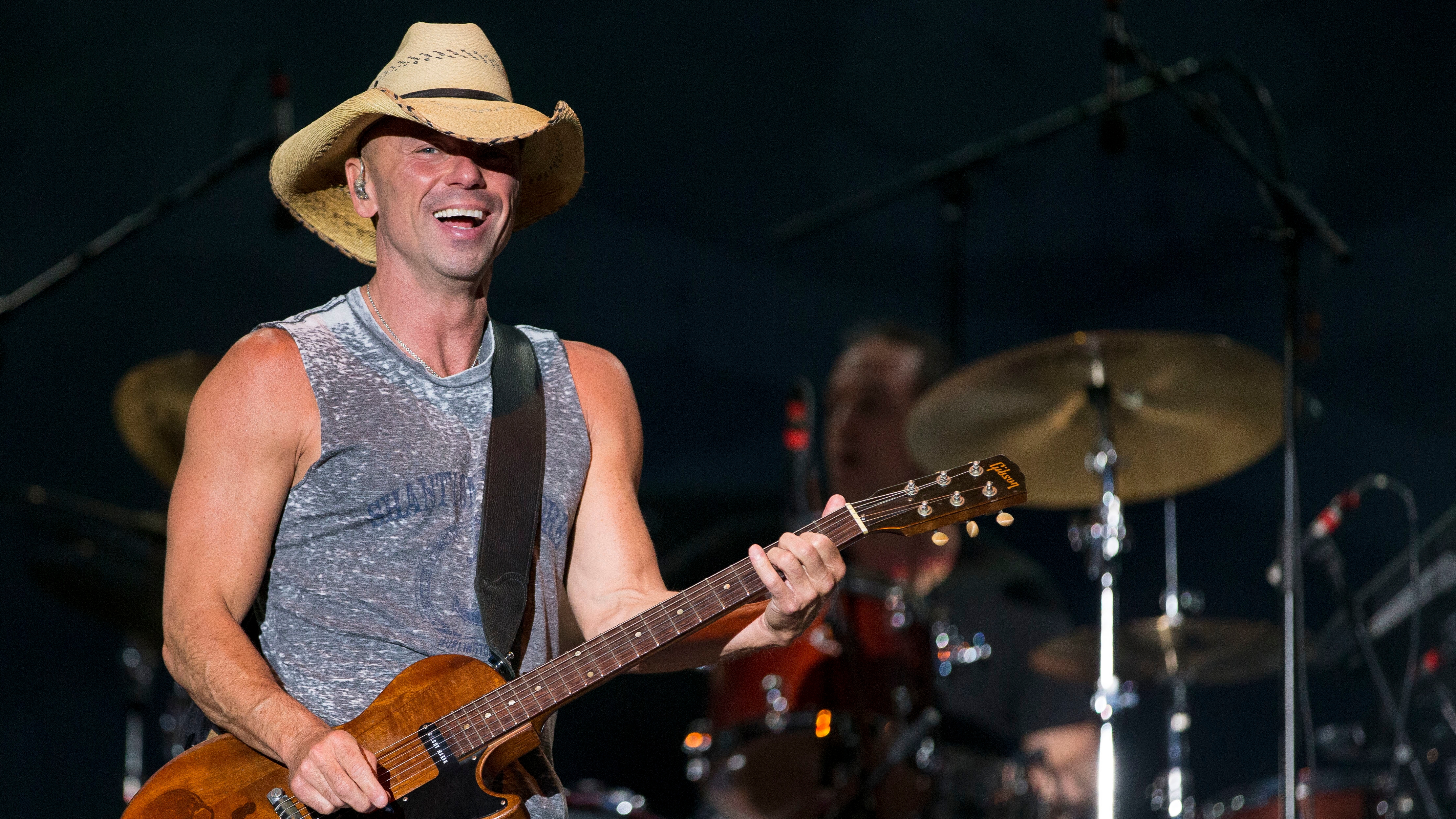 KENNY CHESNEY ANNOUNCES TRIP AROUND THE SUN TOUR - WHOU 100.1 FM