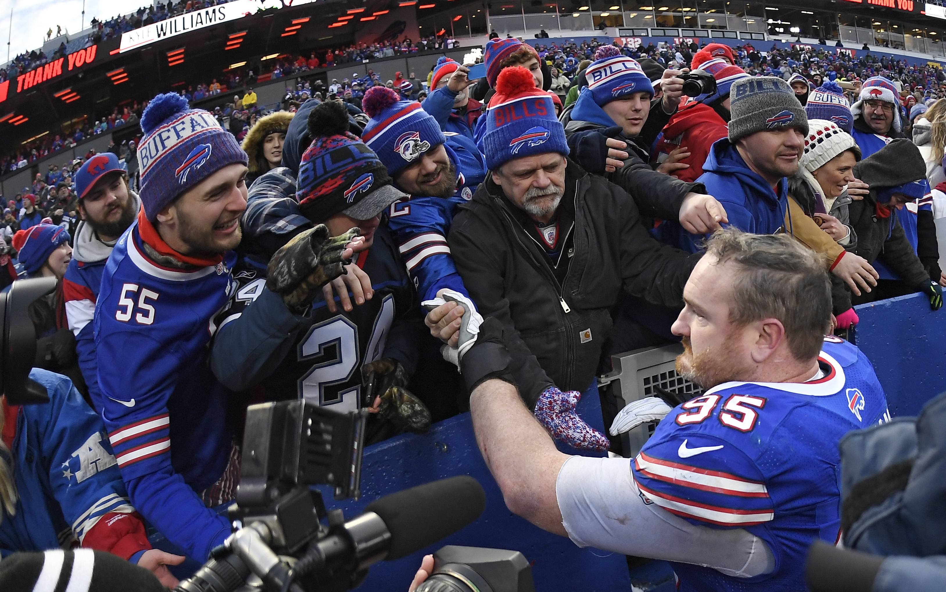 Buffalo Bills' Jon Feliciano and Reid Ferguson rightly criticize NFL for  prohibiting jersey exchanges in 2020 