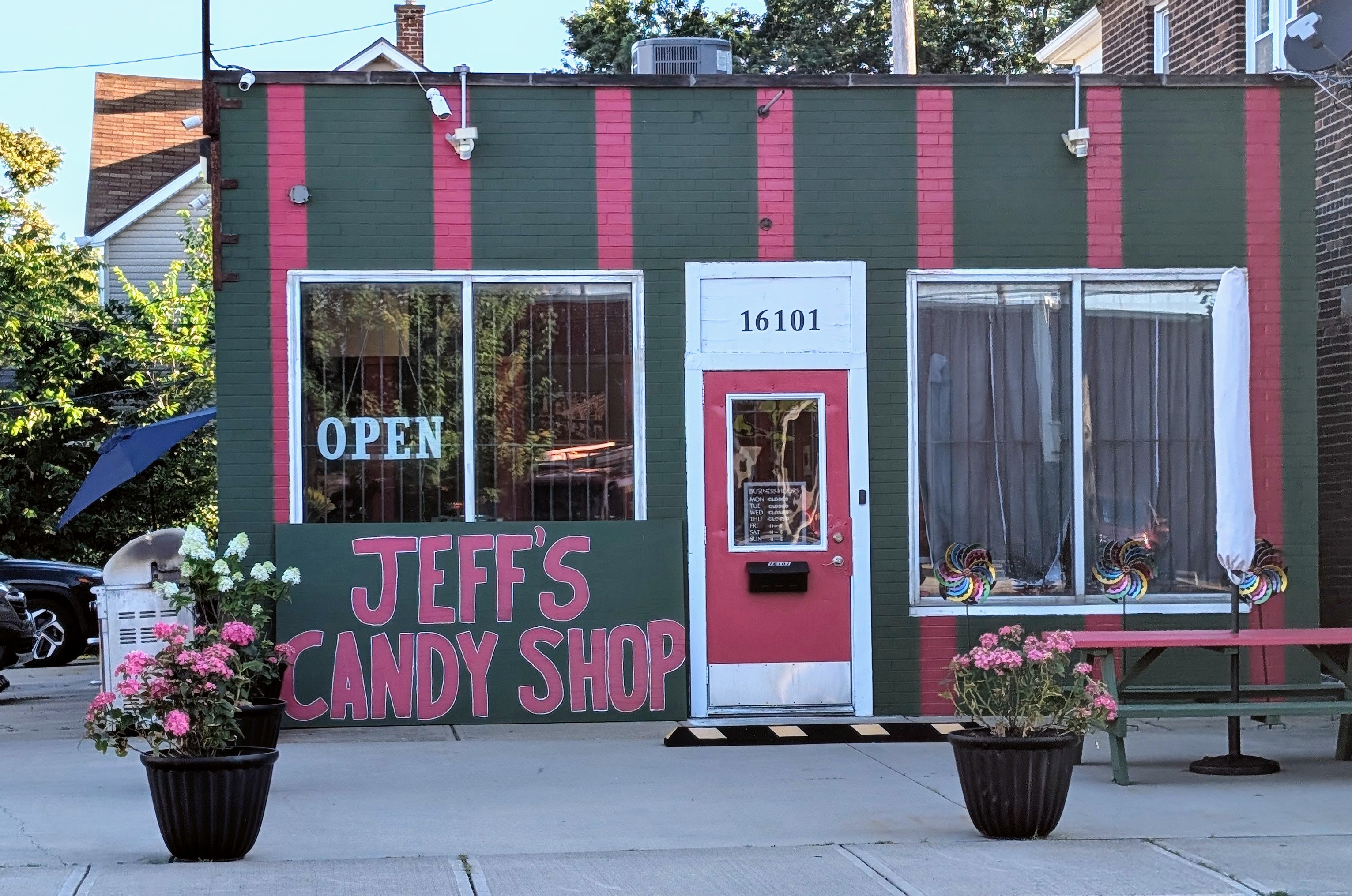 Jeff's Candy Shop opens in Cleveland's Collinwood neighborhood