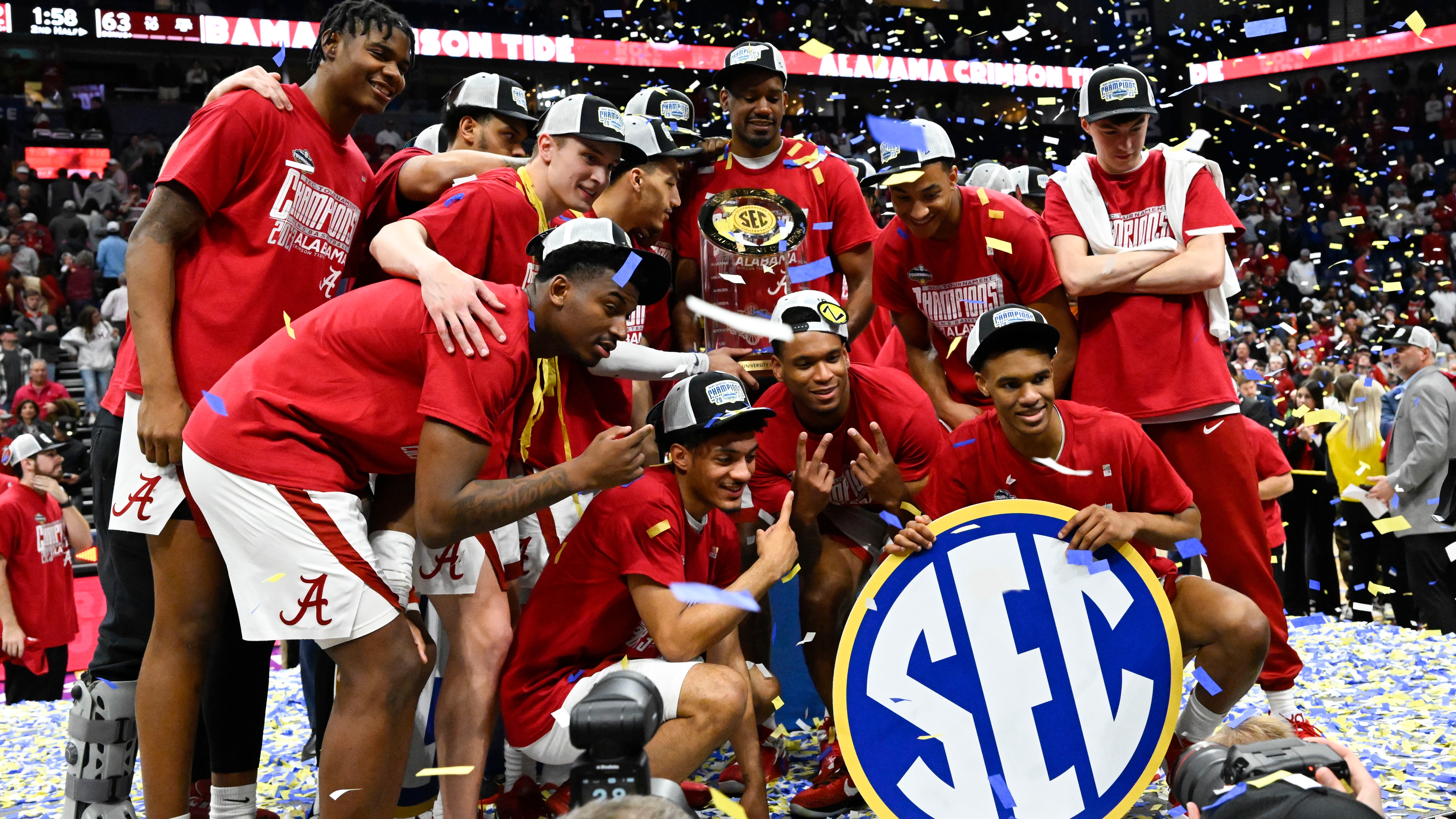 O basquete do Alabama conquistou o título do Torneio da SEC sobre o Texas A&M com uma derrota por 82-63