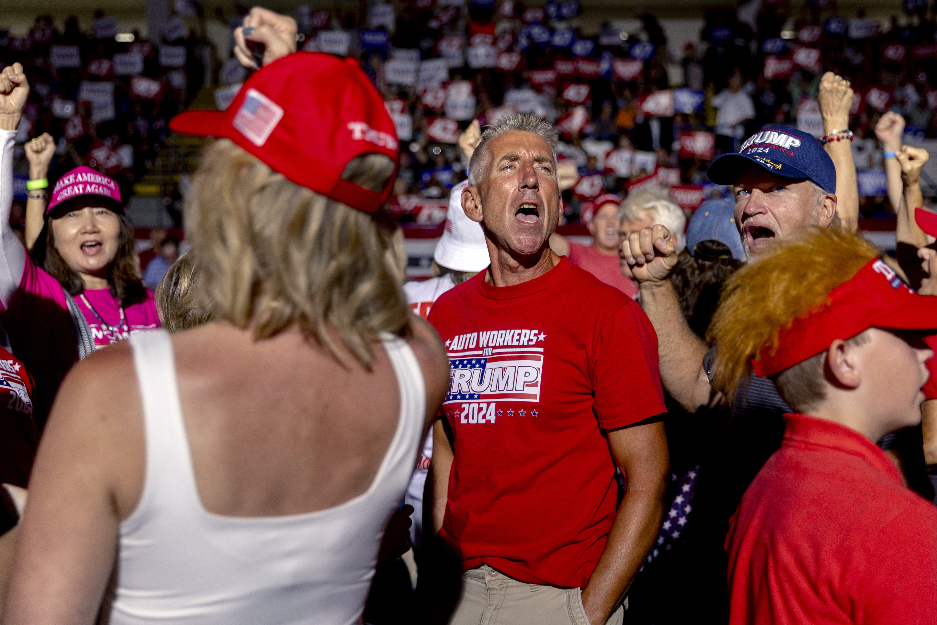Former President Donald J. Trump draws thousands for town hall in Flint ...