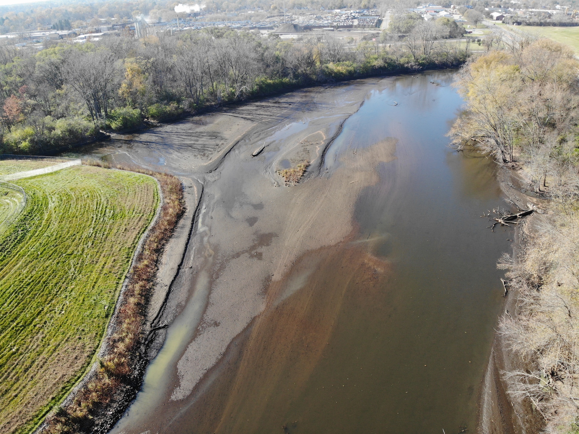 Morrow Lake sediment chokes Kalamazoo River