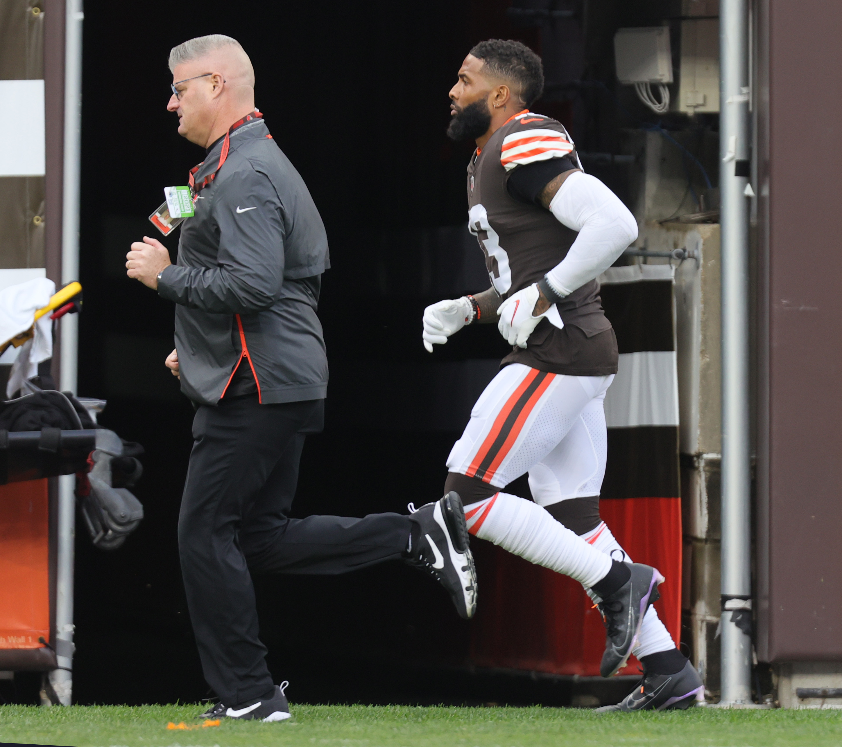 Odell Beckham Sr. posts video of Baker Mayfield missing throws