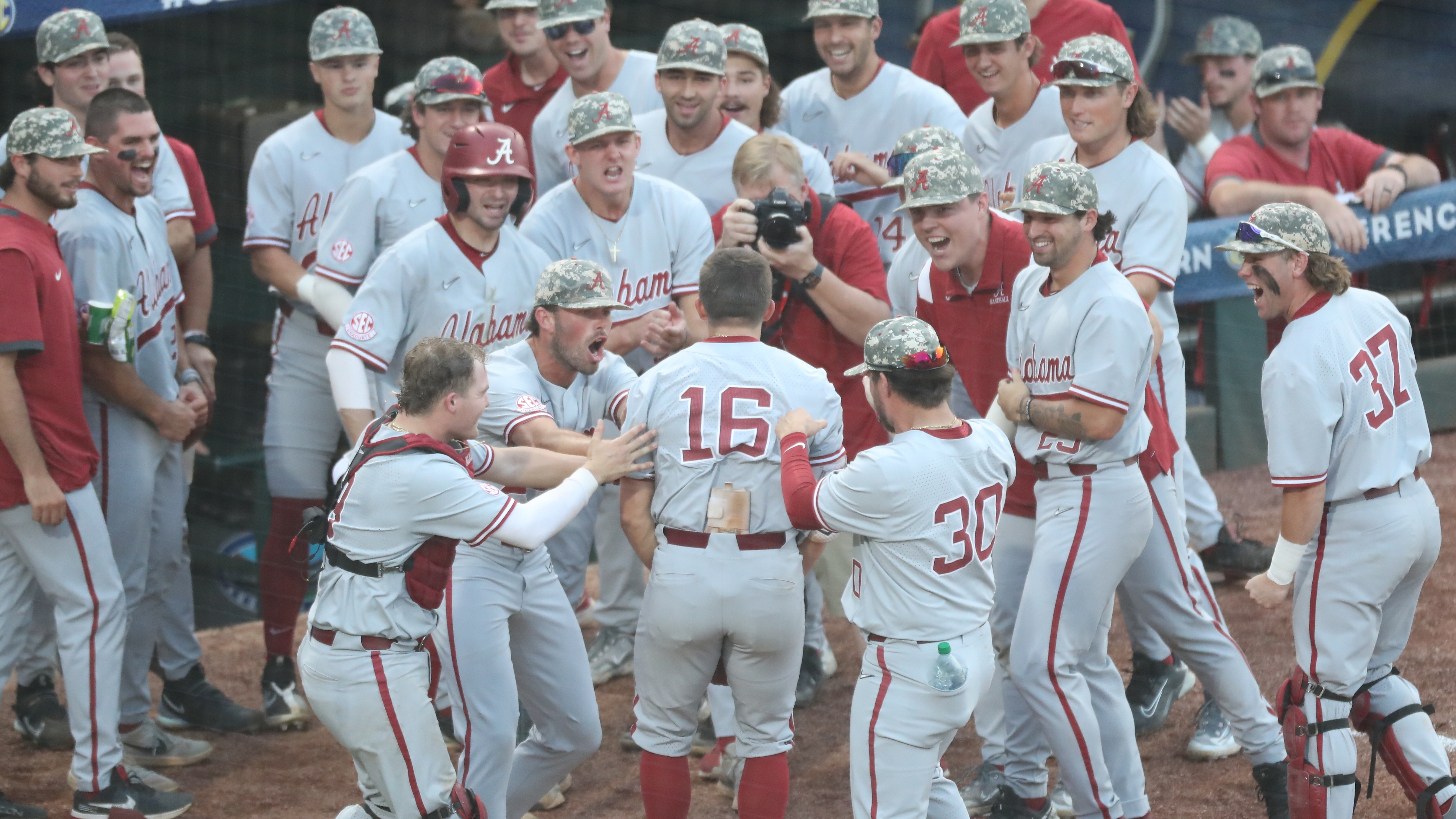 Vanderbilt knocks Alabama out of SEC Baseball Tournament