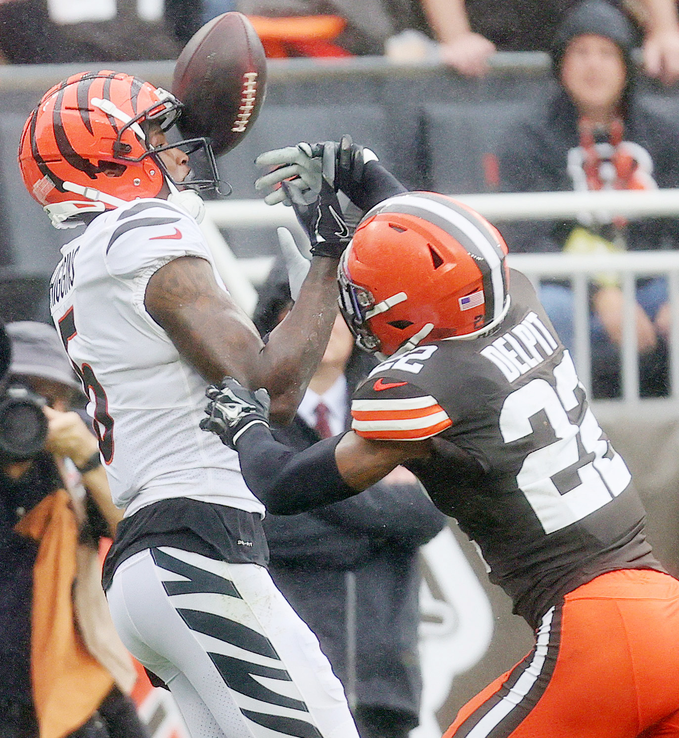 Our favorite wet and wild photos from Cleveland Browns' trouncing