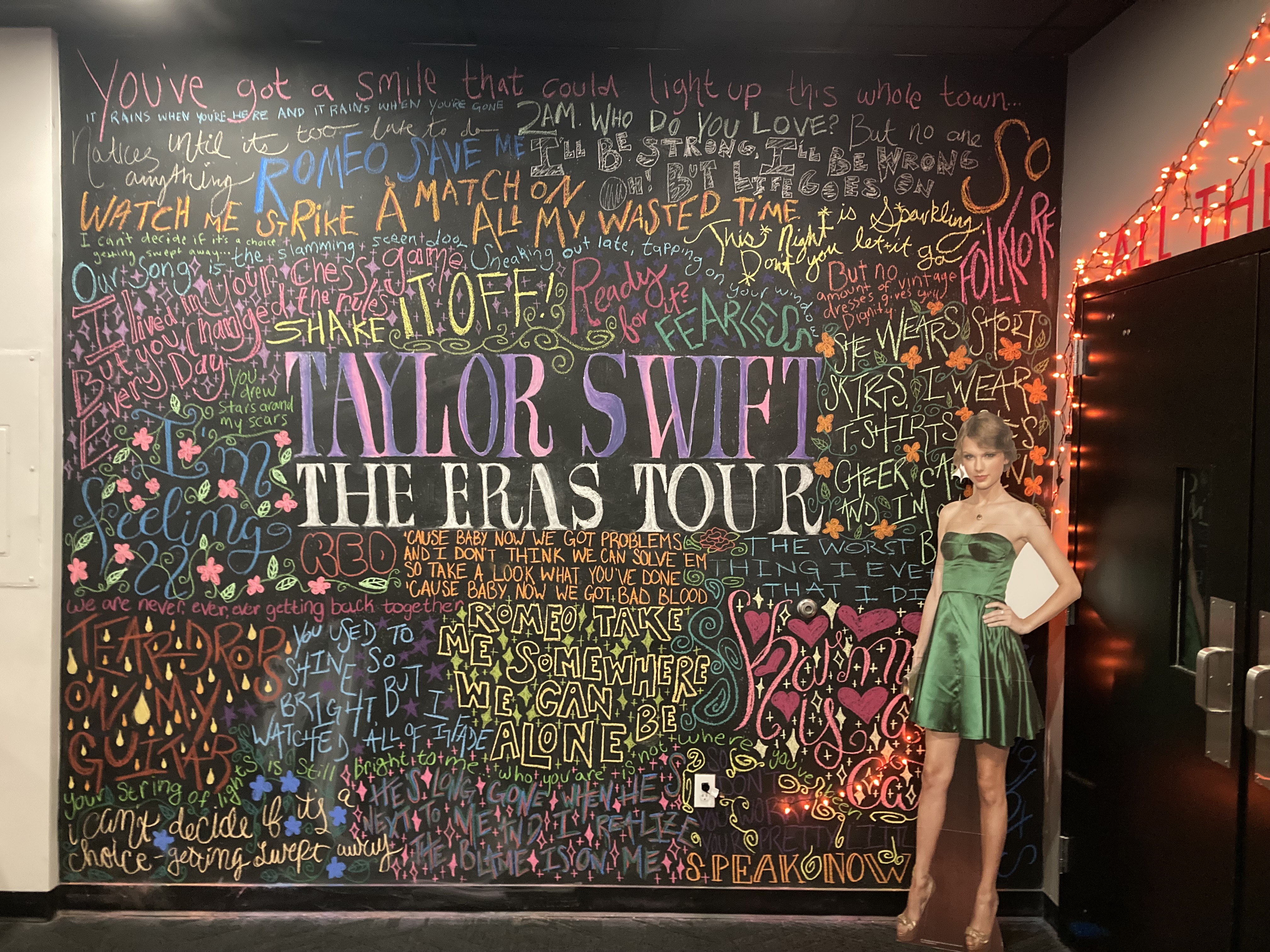6 gifts from  for the Taylor Swift fan in your life- from blanke