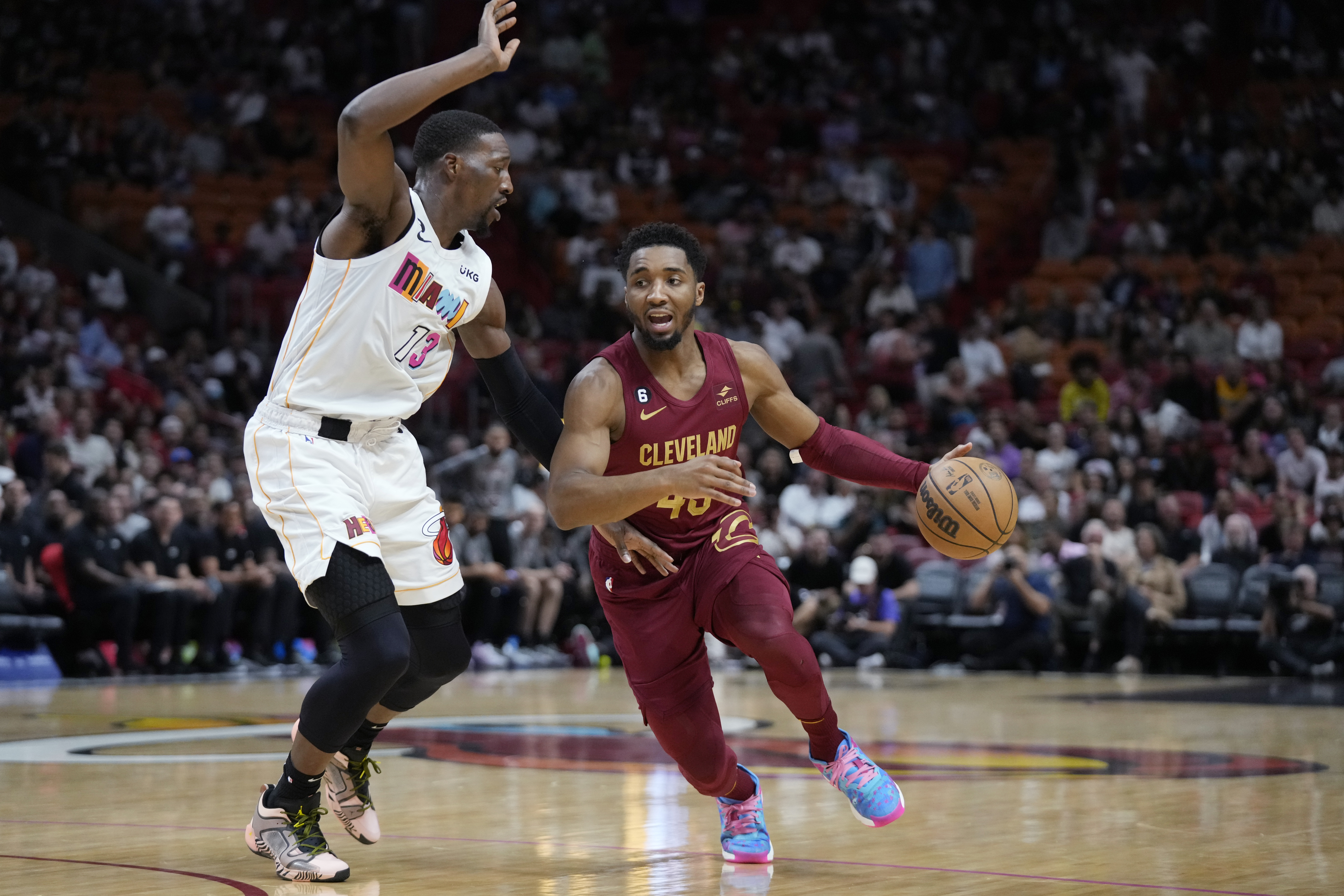 Donovan Mitchell's big night not enough for Cavs in loss to Heat: Behind  the numbers 