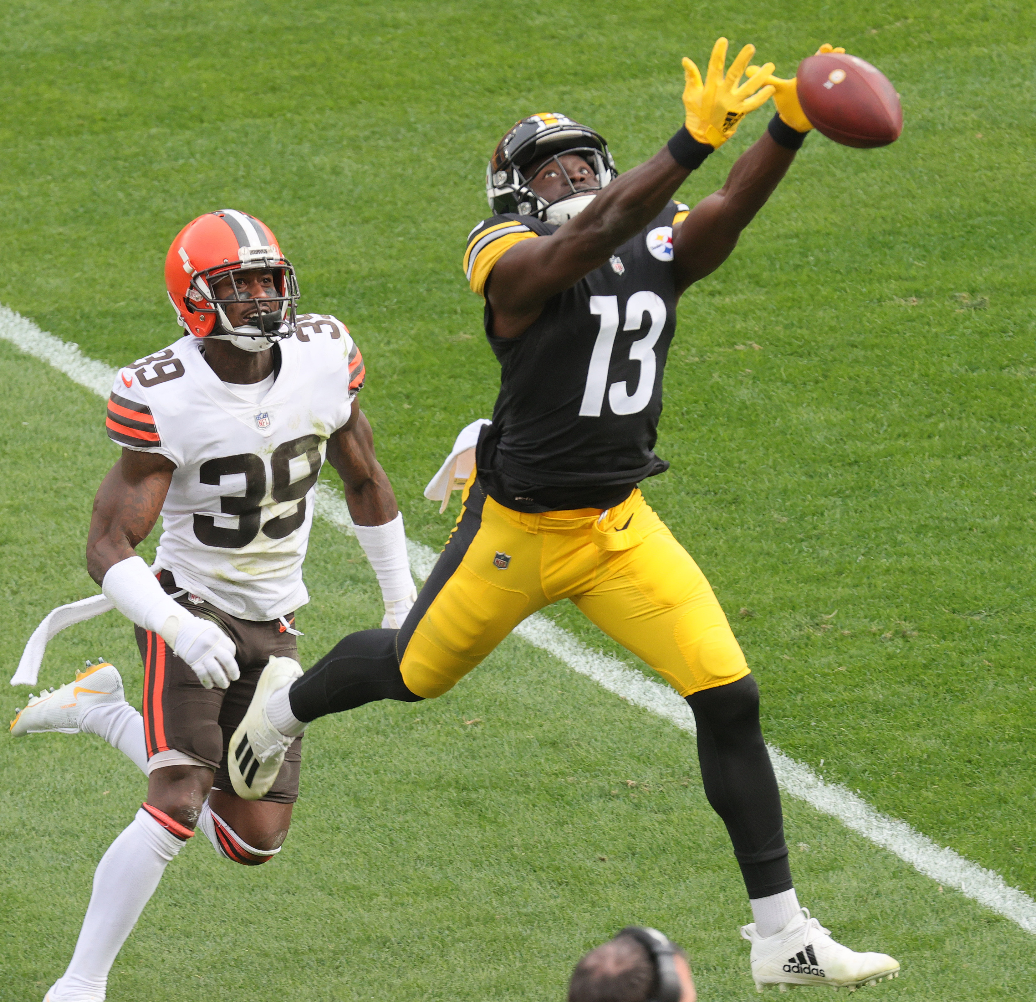 Steelers Cling to Playoff Hopes, the Browns to the Idea of a Rivalry - The  New York Times