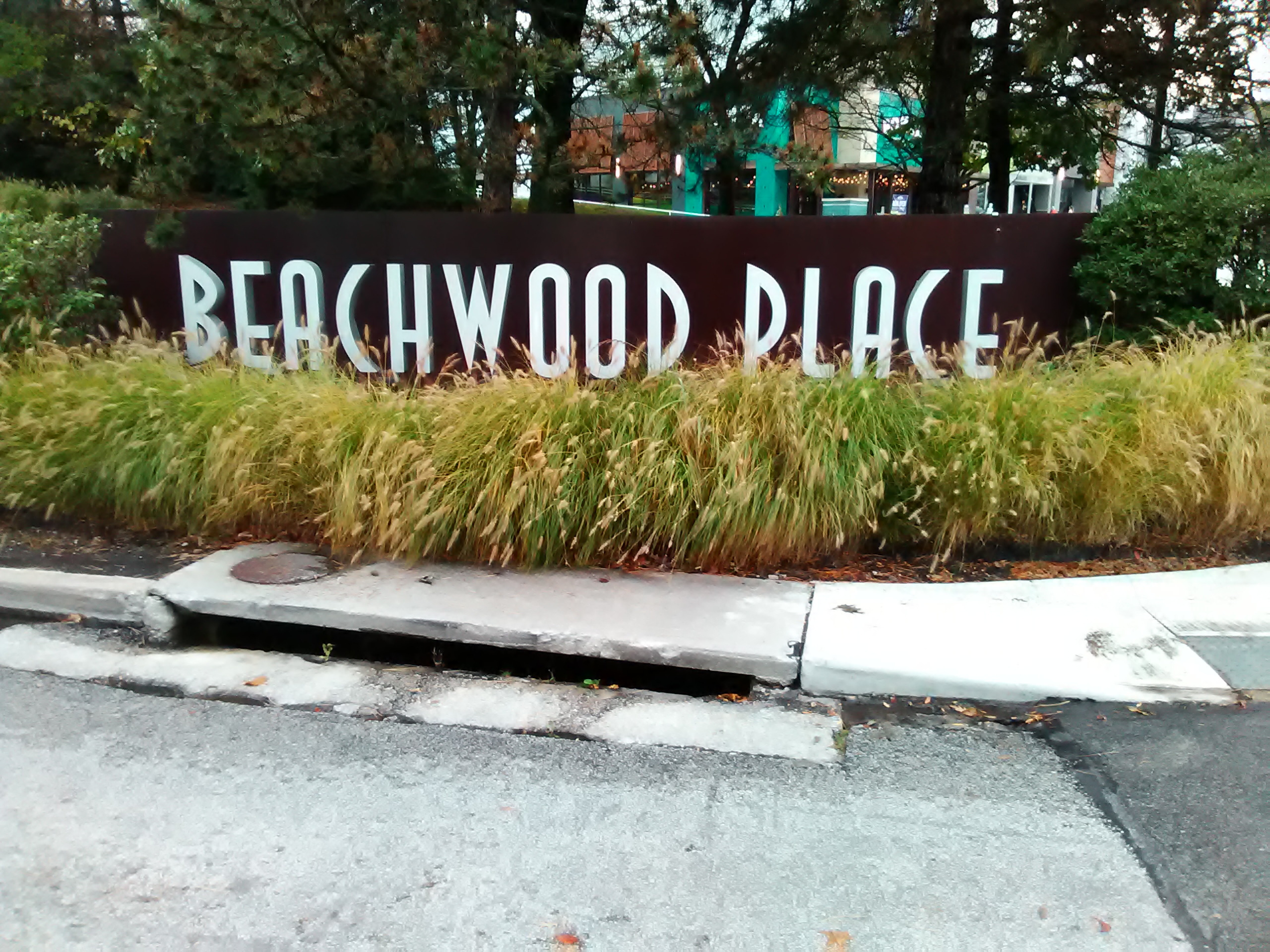 Shooting prompts lockdown at Beachwood Mall 