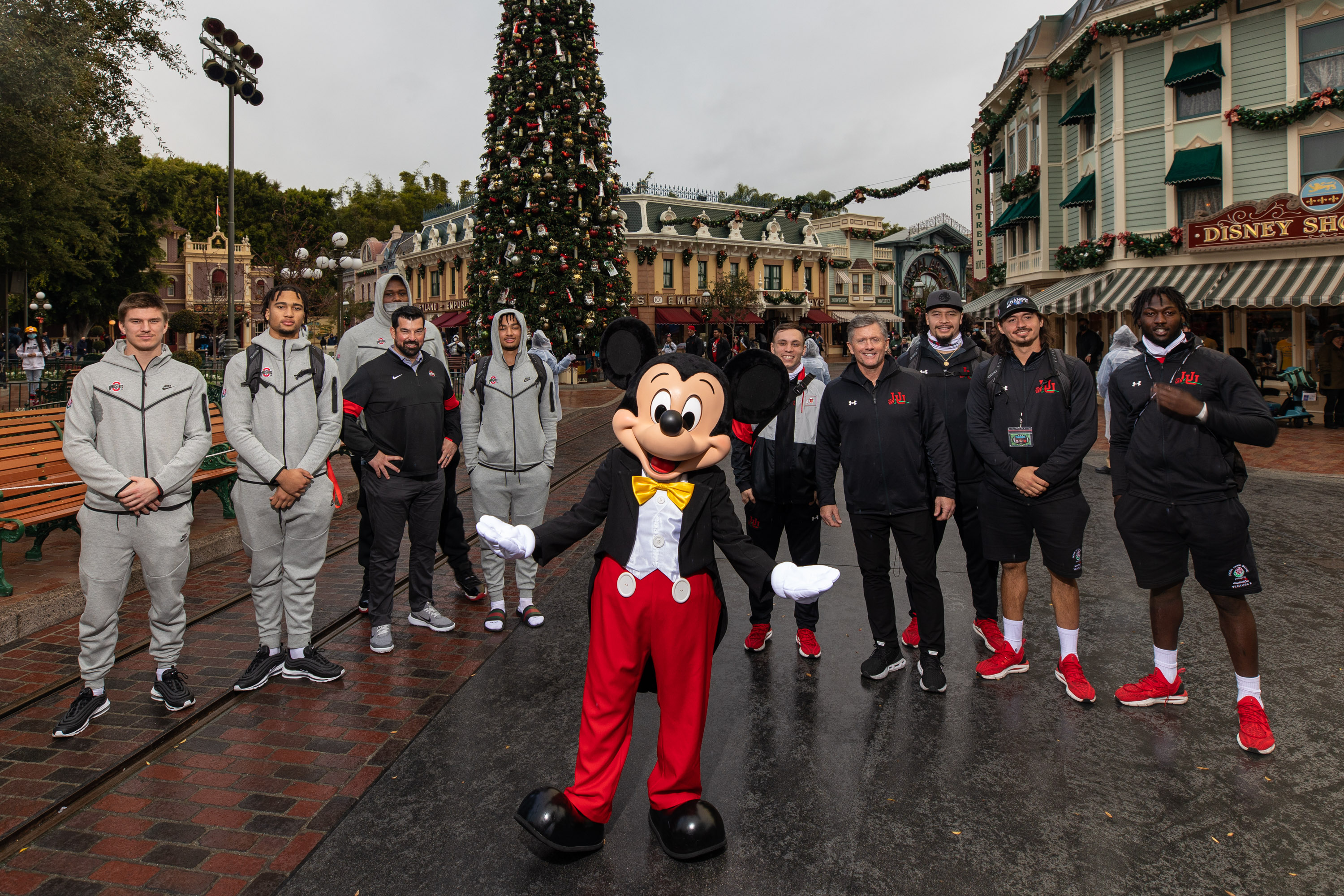 Rose City Mi Christmas Parade 2022 Watch Ohio State Football In Disneyland Parade As Buckeyes Prepare For Rose  Bowl - Cleveland.com