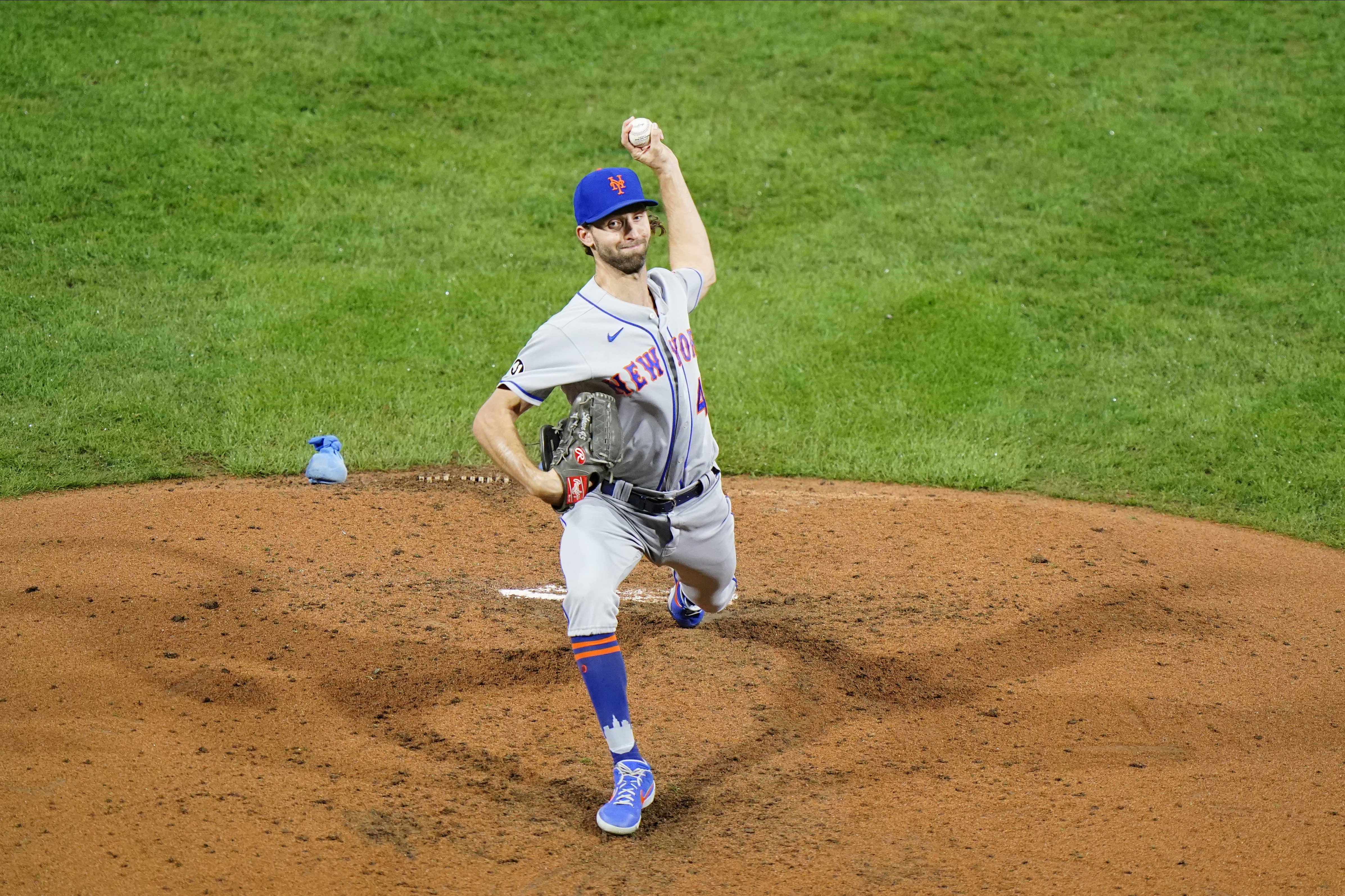 Ex-Mets ace on pitch count during Opening Day start 