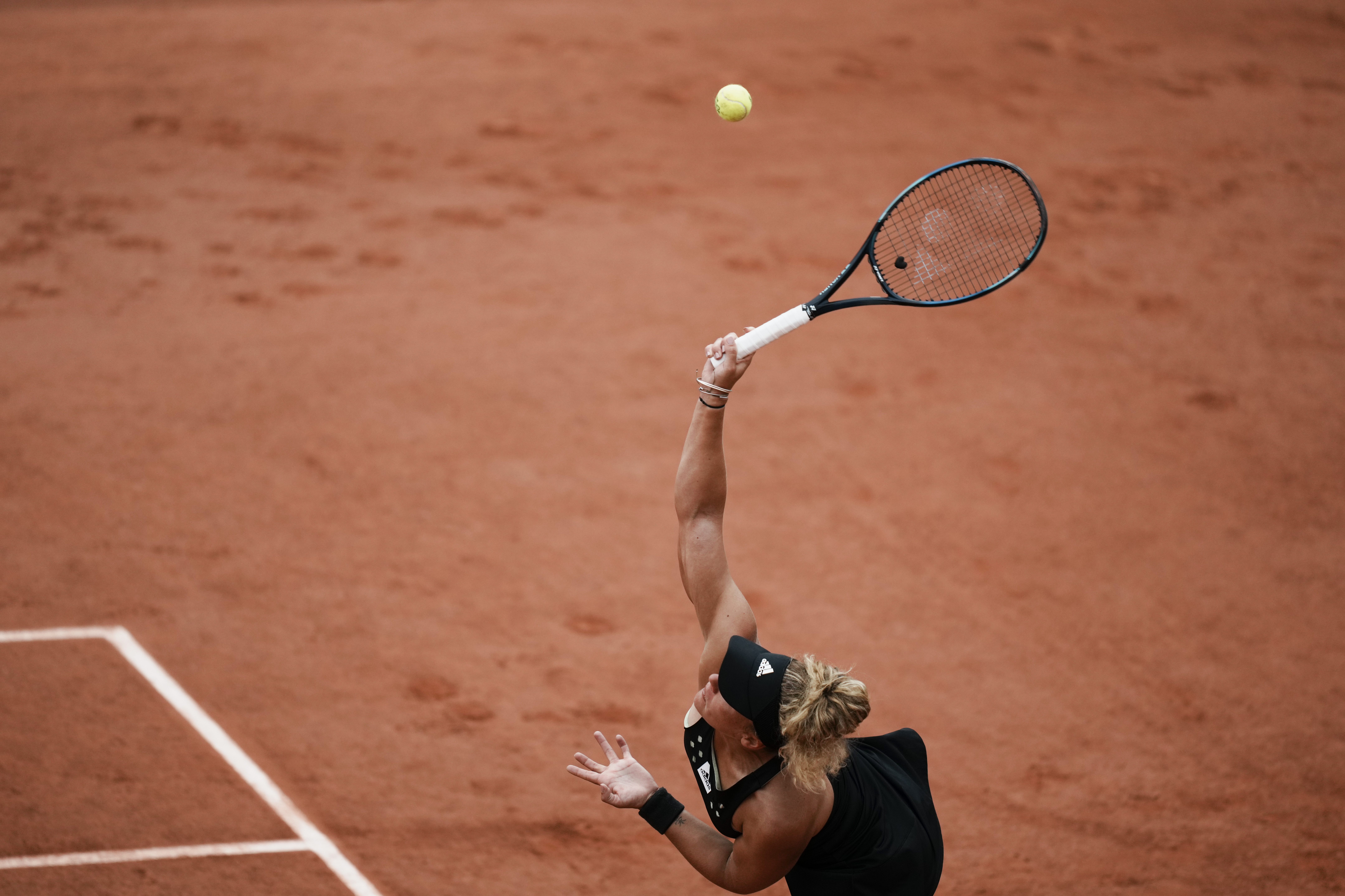 How to watch French Open 2022 Round 3 TV schedule, FREE live stream Dmitri Medvedev, Iga Swiatek, more