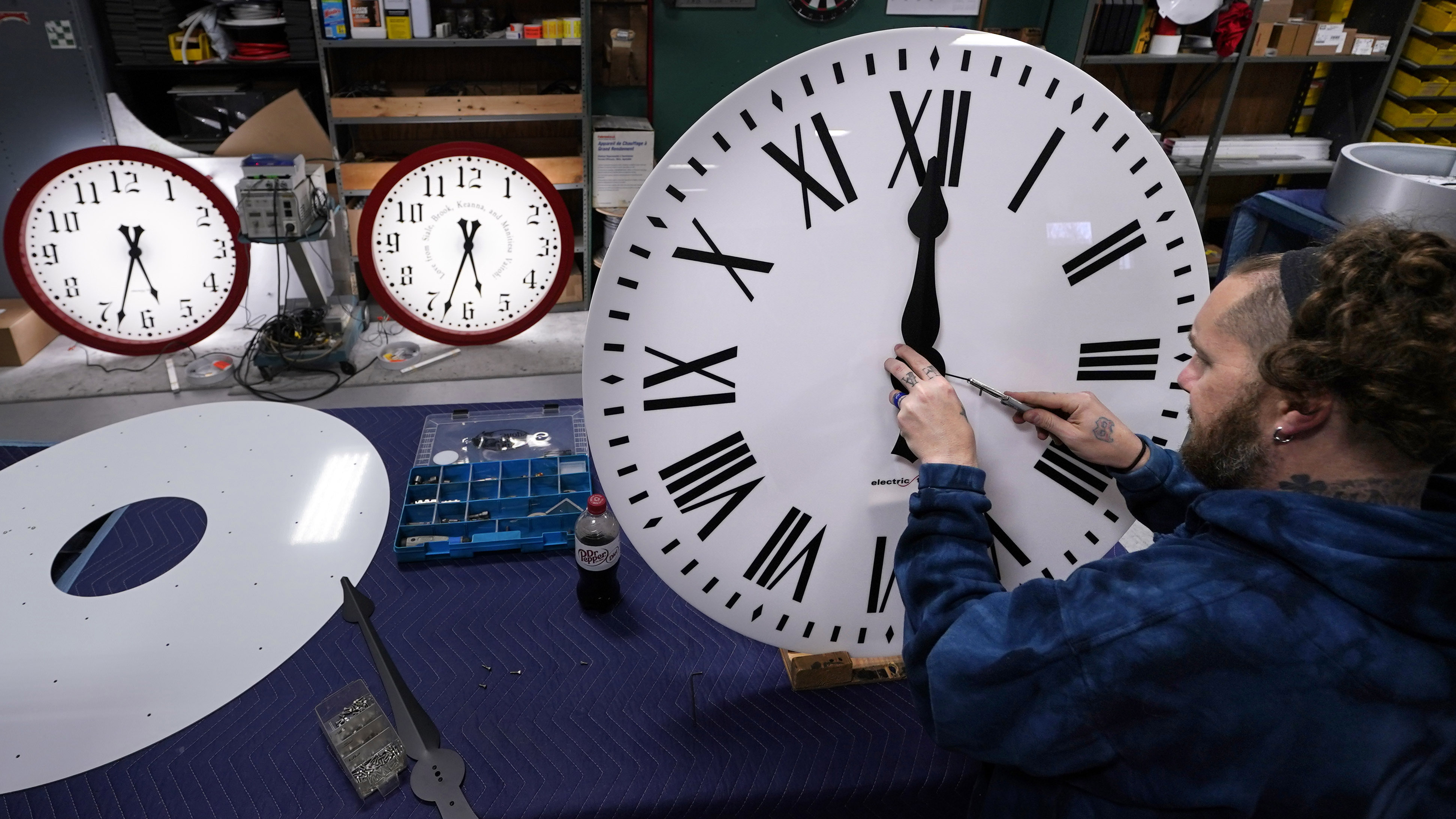 Fall back 2023 time change: When do clocks change for Daylight