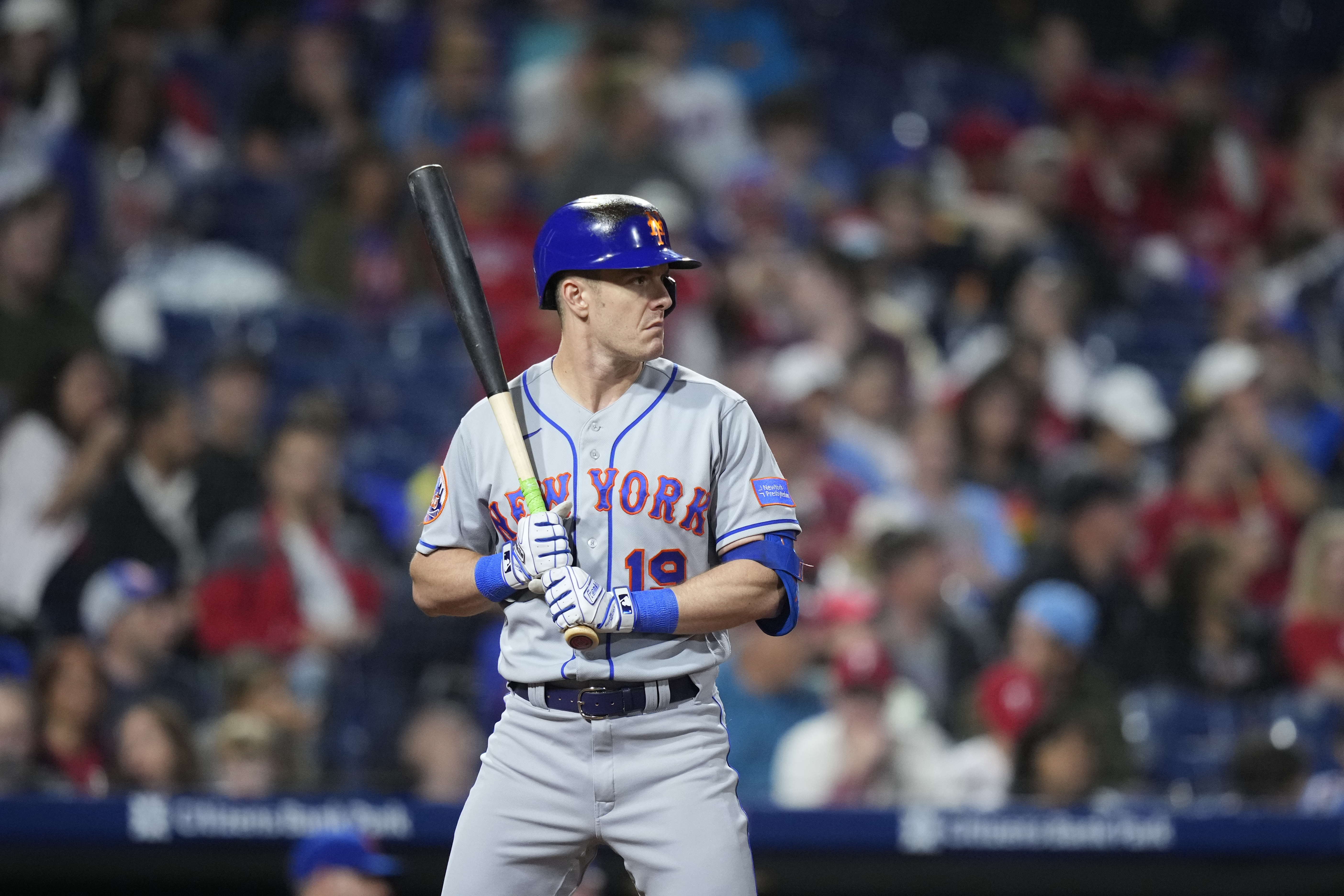 Alonso hits a 2-run homer as the Mets beat the Giants 8-4 for their 1st  series win in a month