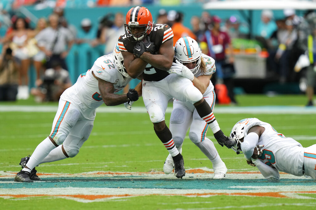 WATCH: Nick Chubb gives the Browns a consolation score vs. Dolphins