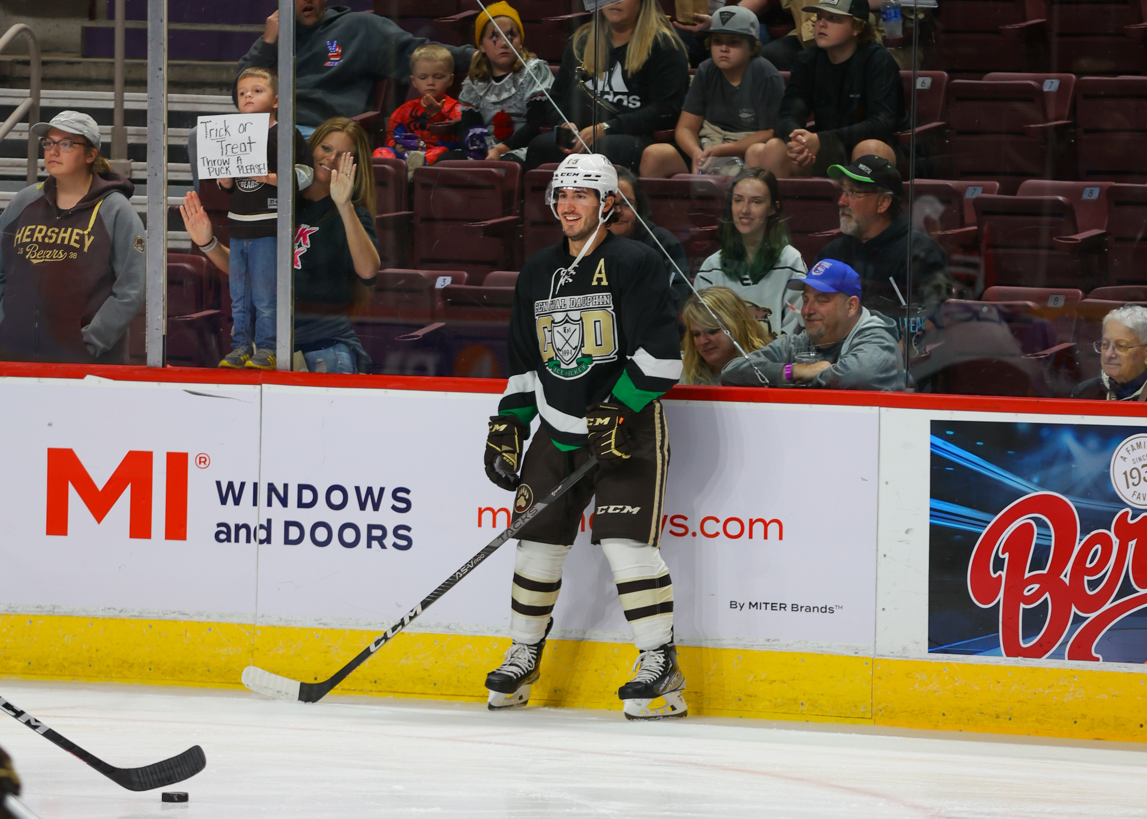 Hershey Bears players wear CPIHL jerseys 