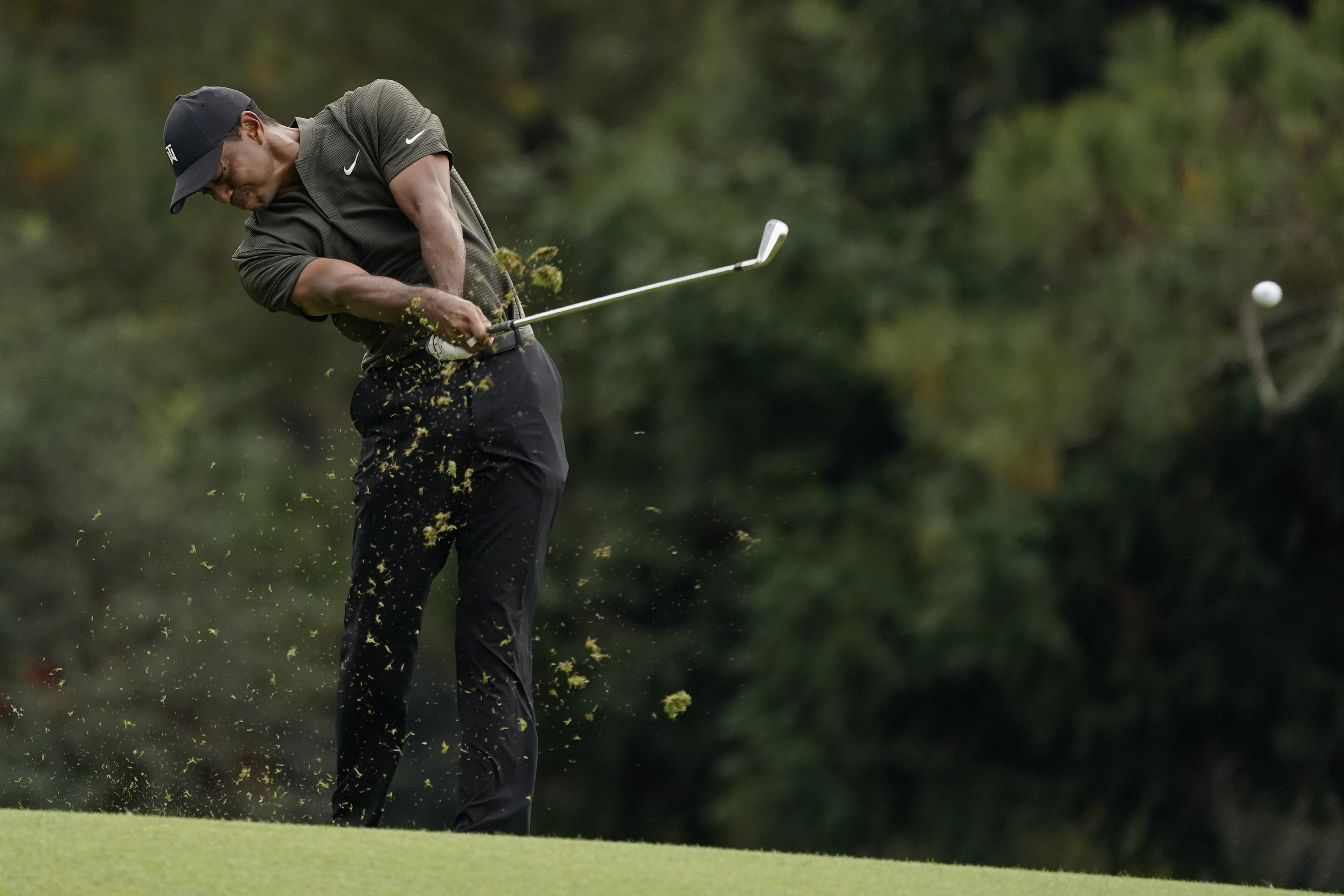 The Masters 2020 2nd round FREE LIVE STREAM (11/13/20) Watch Tiger Woods, Bryson DeChambeau at Augusta National online Time, TV, channel