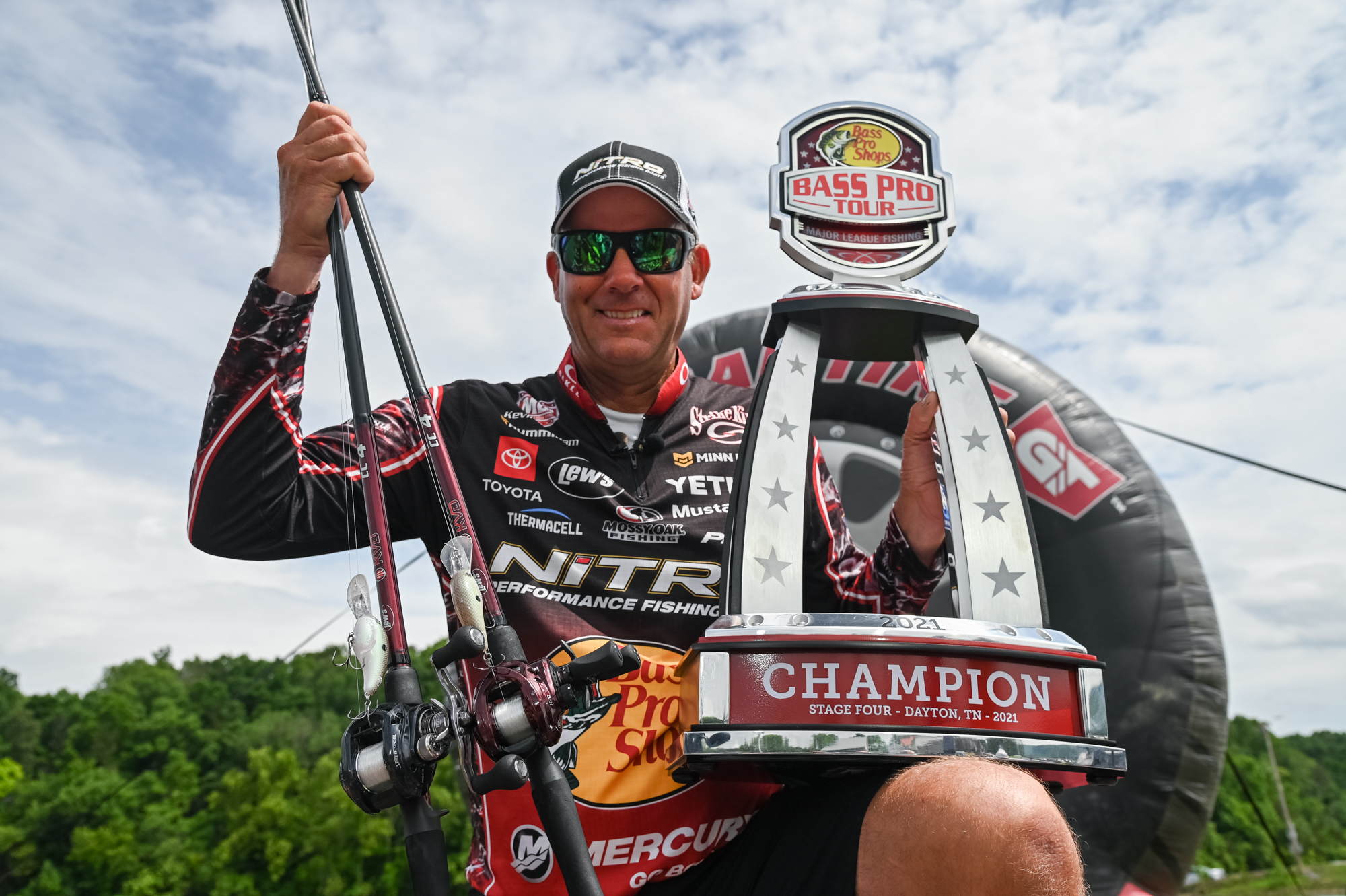Fishing legend, Michigan native Kevin VanDam savoring the moment after  first Bass Pro Tour win 