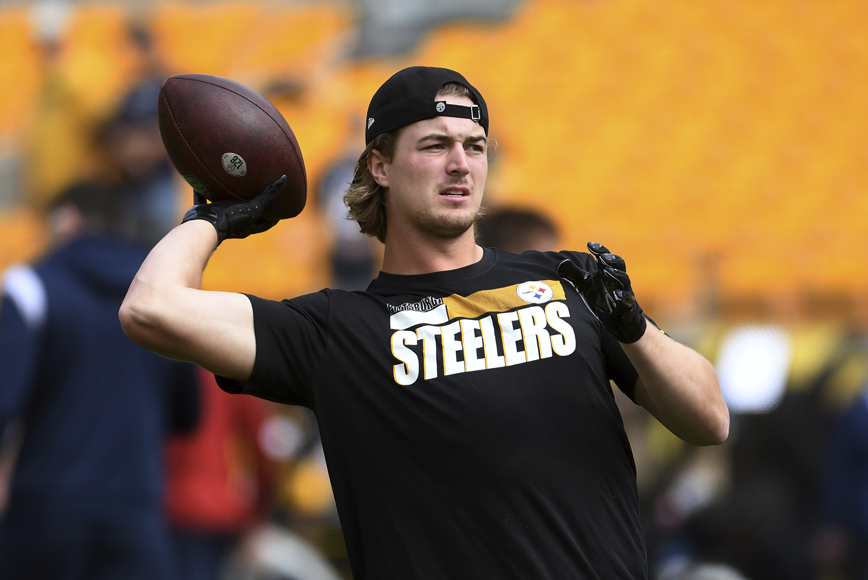 N.J.'s Kenny Pickett, new Steelers QB, takes out full-page ad 