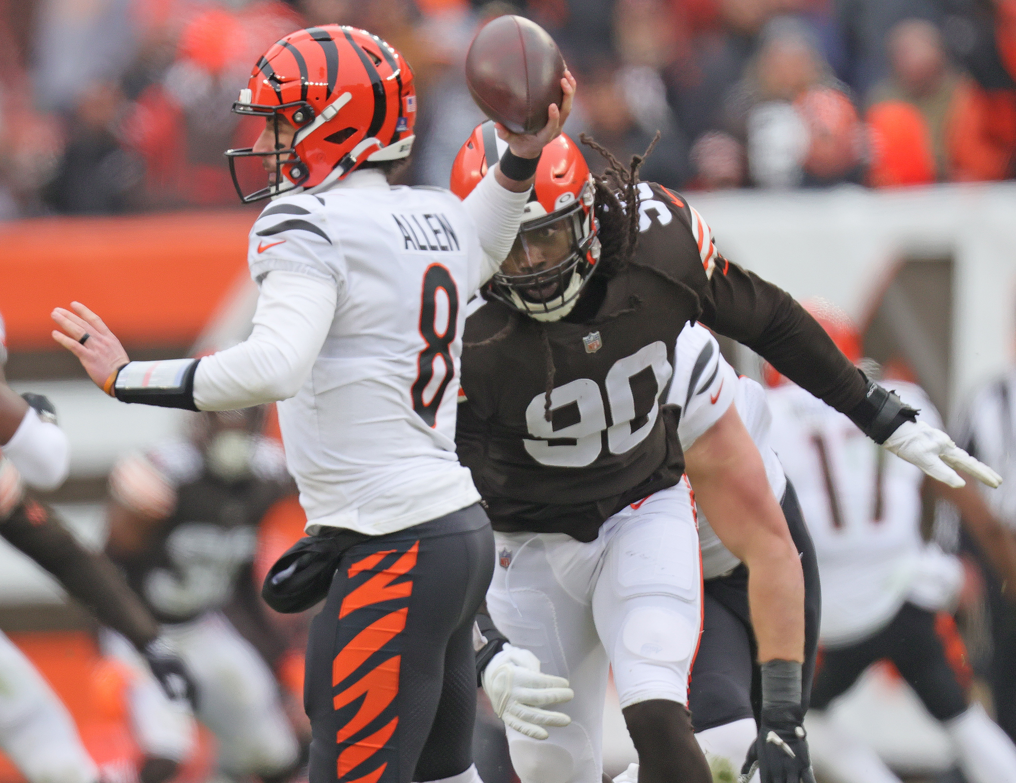 Jadeveon Clowney Cleveland Browns Game-Used #90 White Jersey vs. Cincinnati  Bengals on November 7 2021