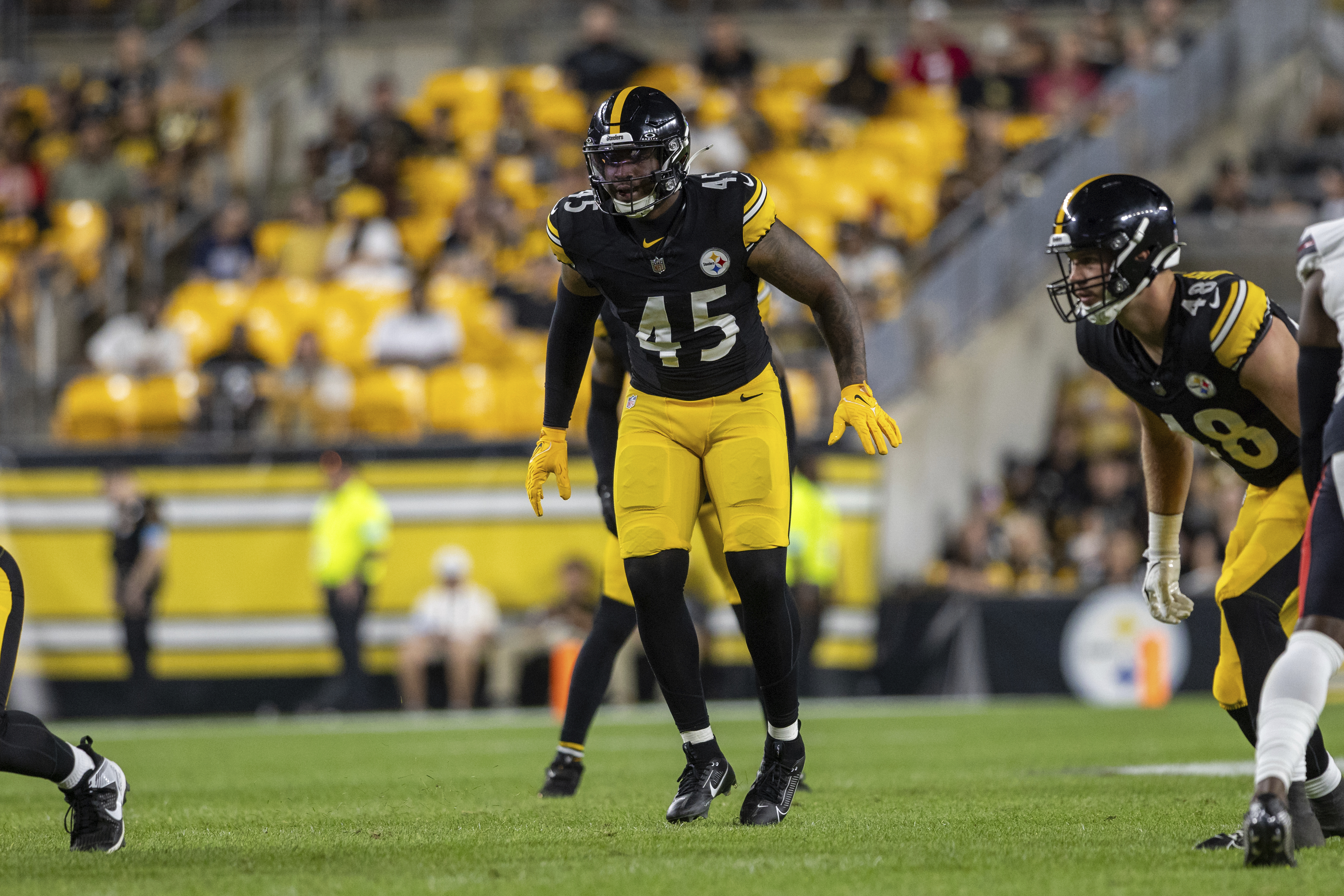 PittsburghSteelersウインドブレーカーNFL Authentic AP24352854102077.jpg?strip=1&w=640