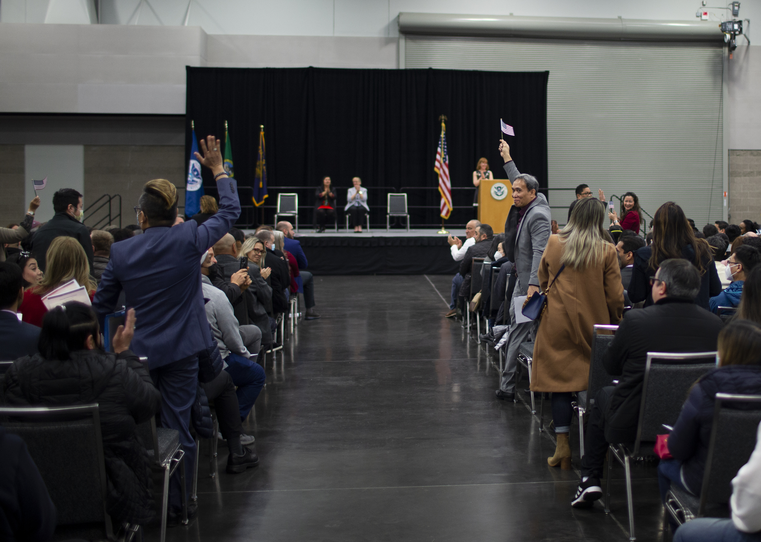 Hundreds become U.S. citizens at naturalization ceremony - oregonlive.com