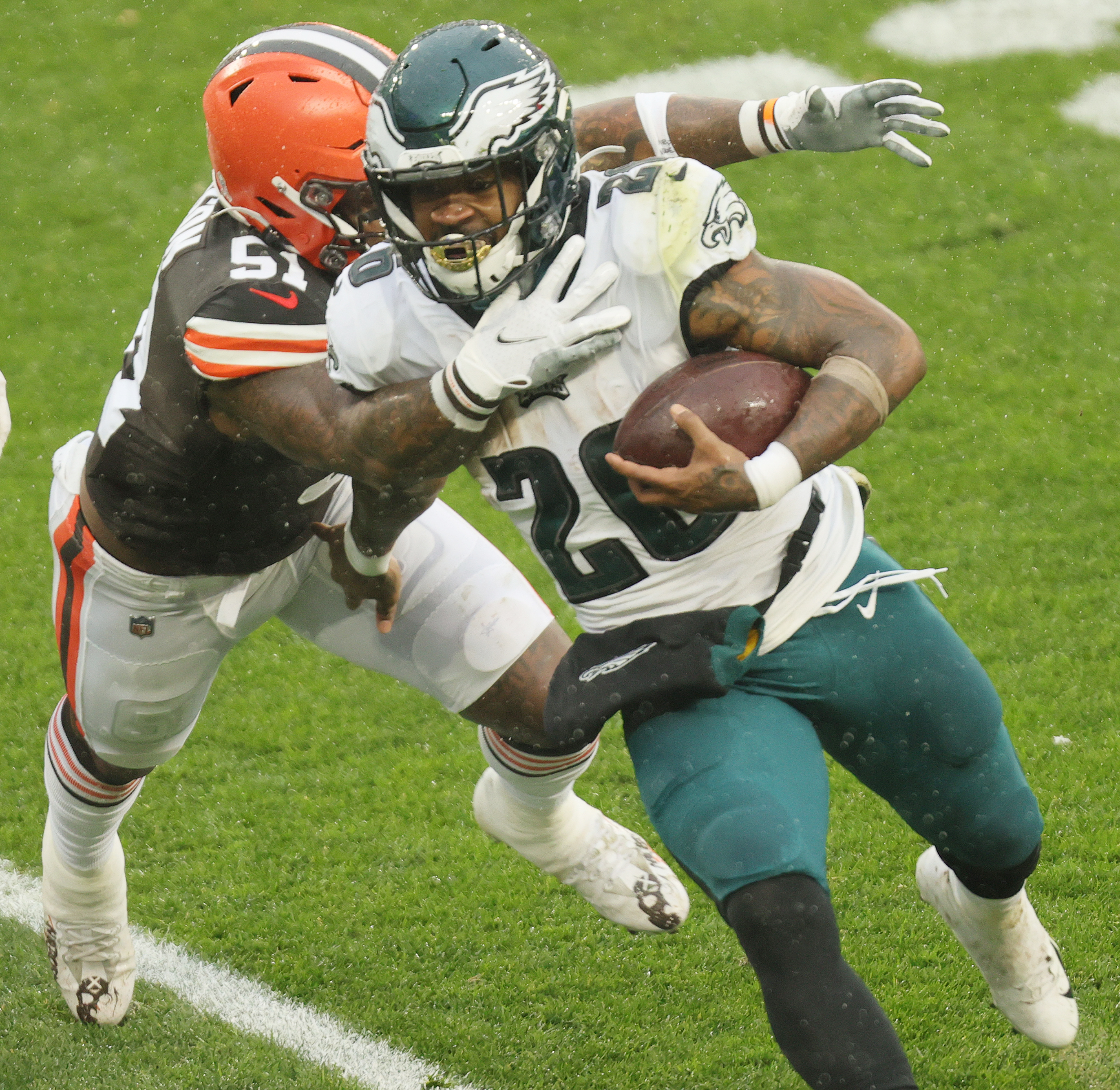 Philadelphia Eagles: Would giving Miles Sanders 20 carries be so bad?