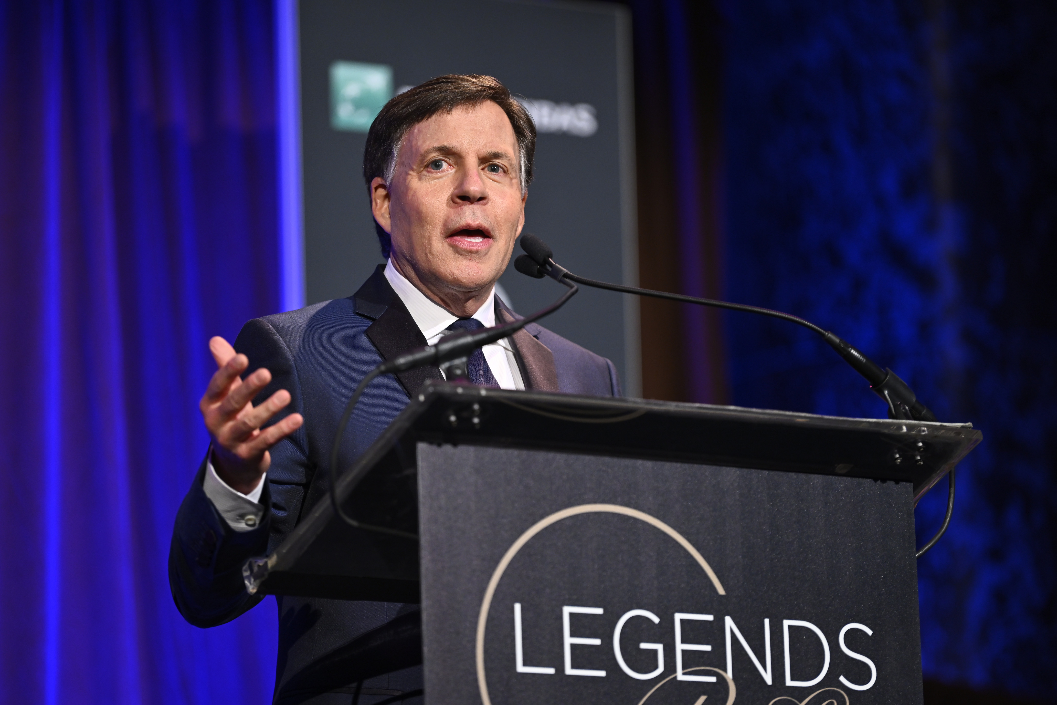 Bob Costas says the Twitter account with his name was a fake