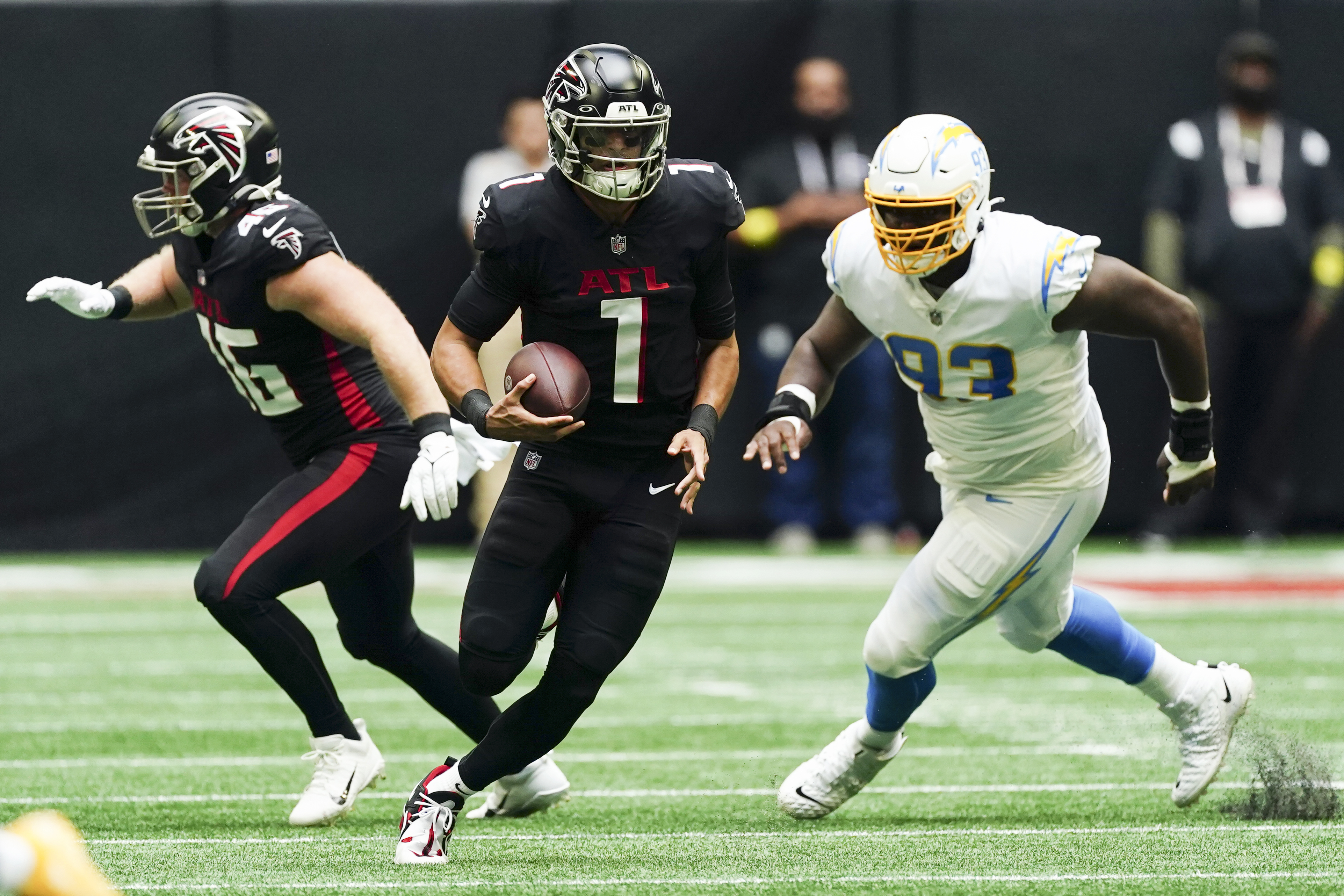 In photos: NFL: Los Angeles Chargers hang on to defeat Las Vegas