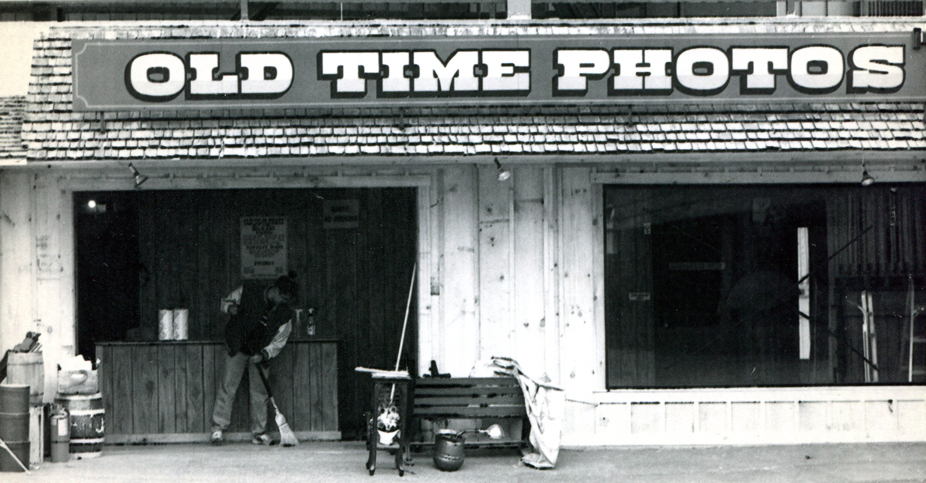 April 5, 1996 - Agawam - Erika Diaz of Holyoke, an employee at Riverside Park, cleans up the "Old Time Photos studio in preparation for the park's opening day. (Republican file photo) Staff-Shot