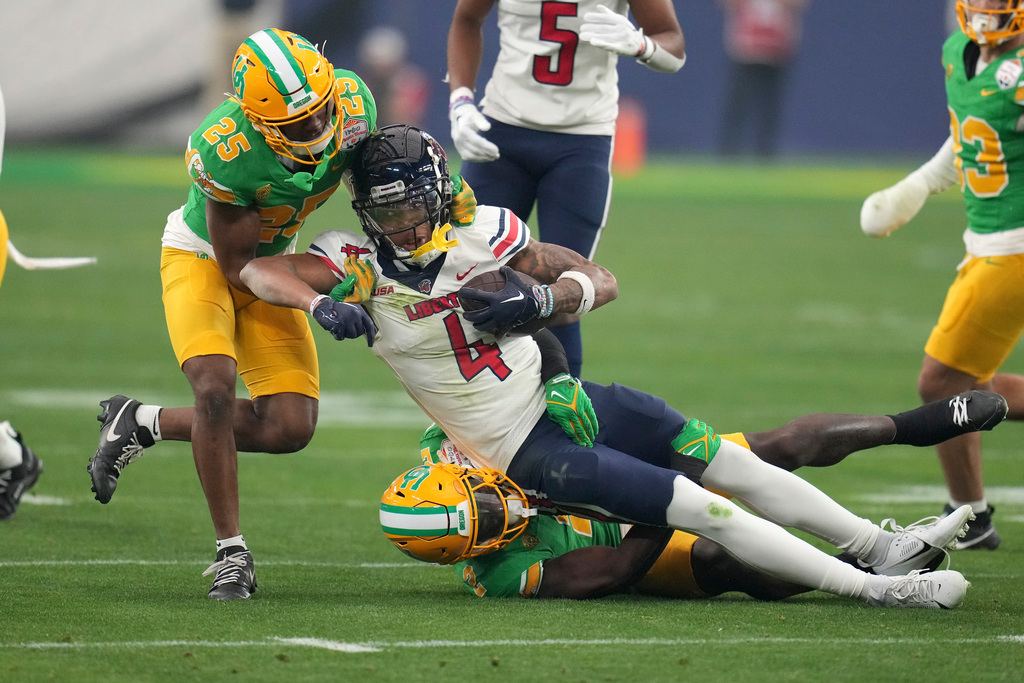 Oregon Ducks vs. Liberty Flames in Fiesta Bowl, Jan. 1, 2024 ...