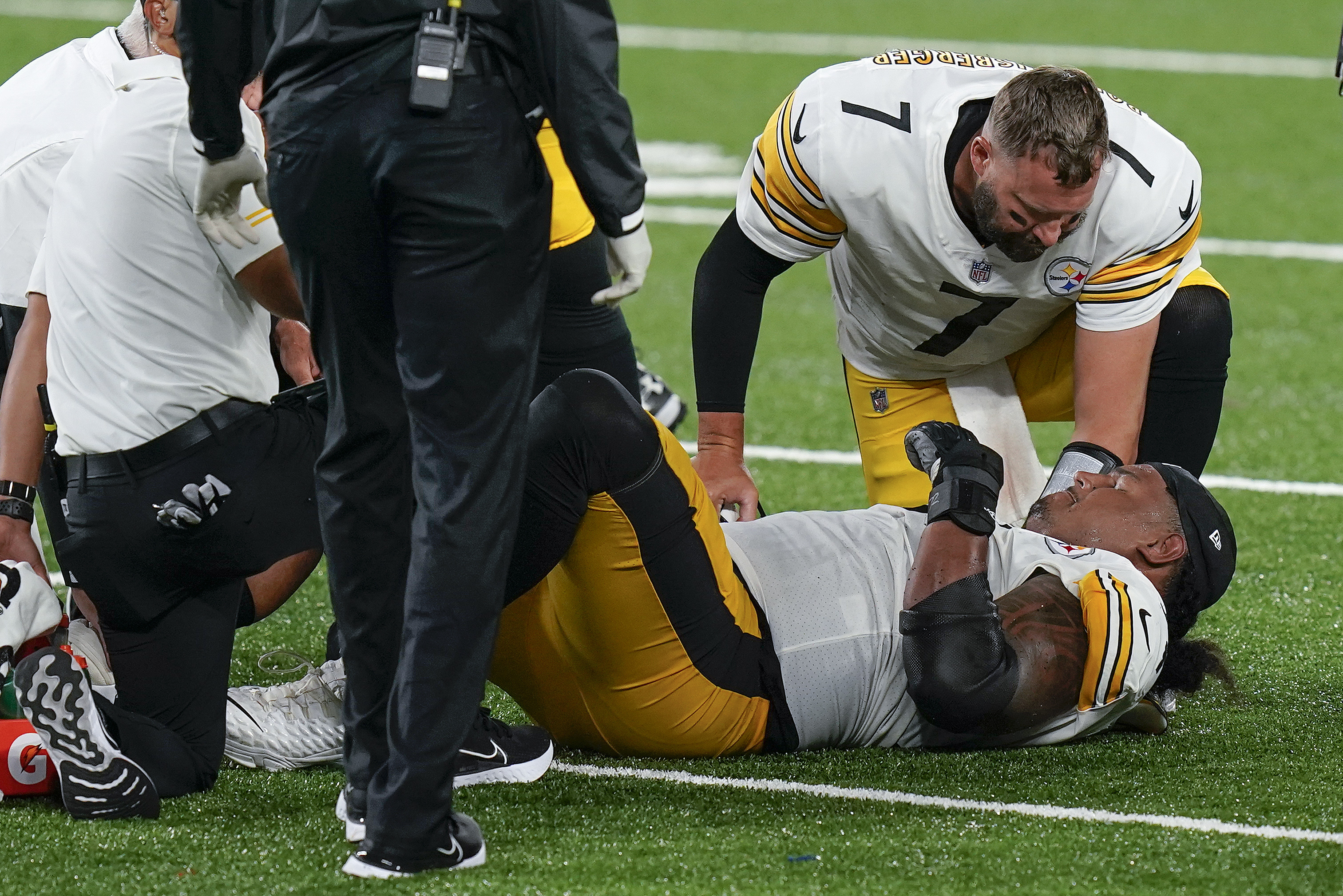 James Conner injury update: Steelers RB is out vs. Ravens, an RB committee  will take his place - DraftKings Network