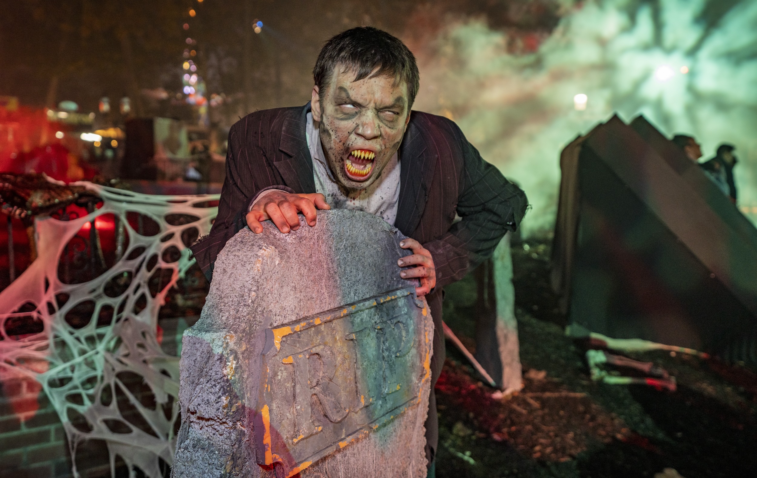 Is Six Flags' new 'Fright Fest Extreme' worth it? We checked it