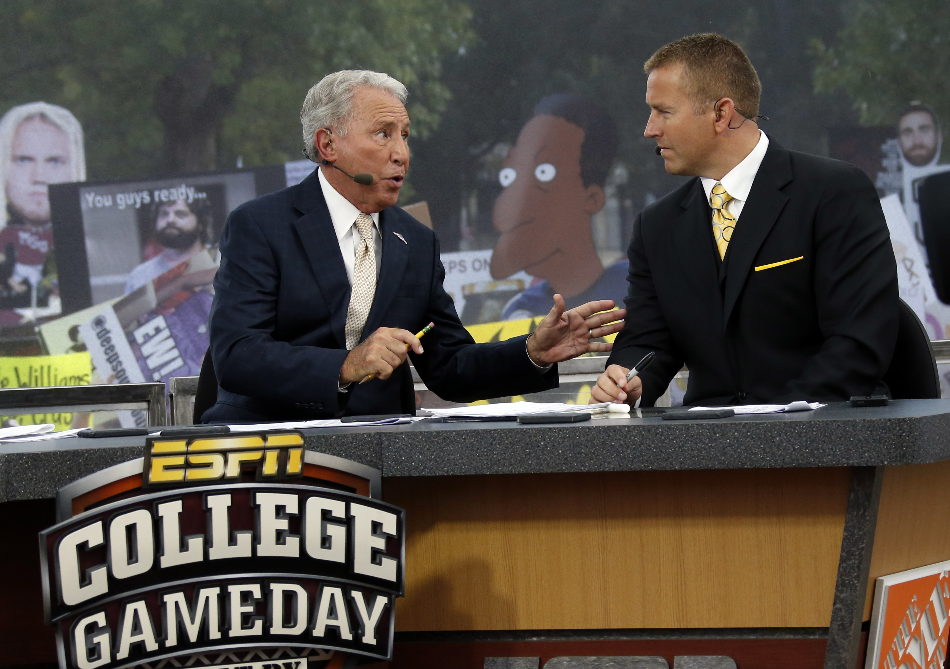 ESPN's Lee Corso picks Ohio State to beat Georgia in College Football  Playoff semifinal at Peach Bowl 