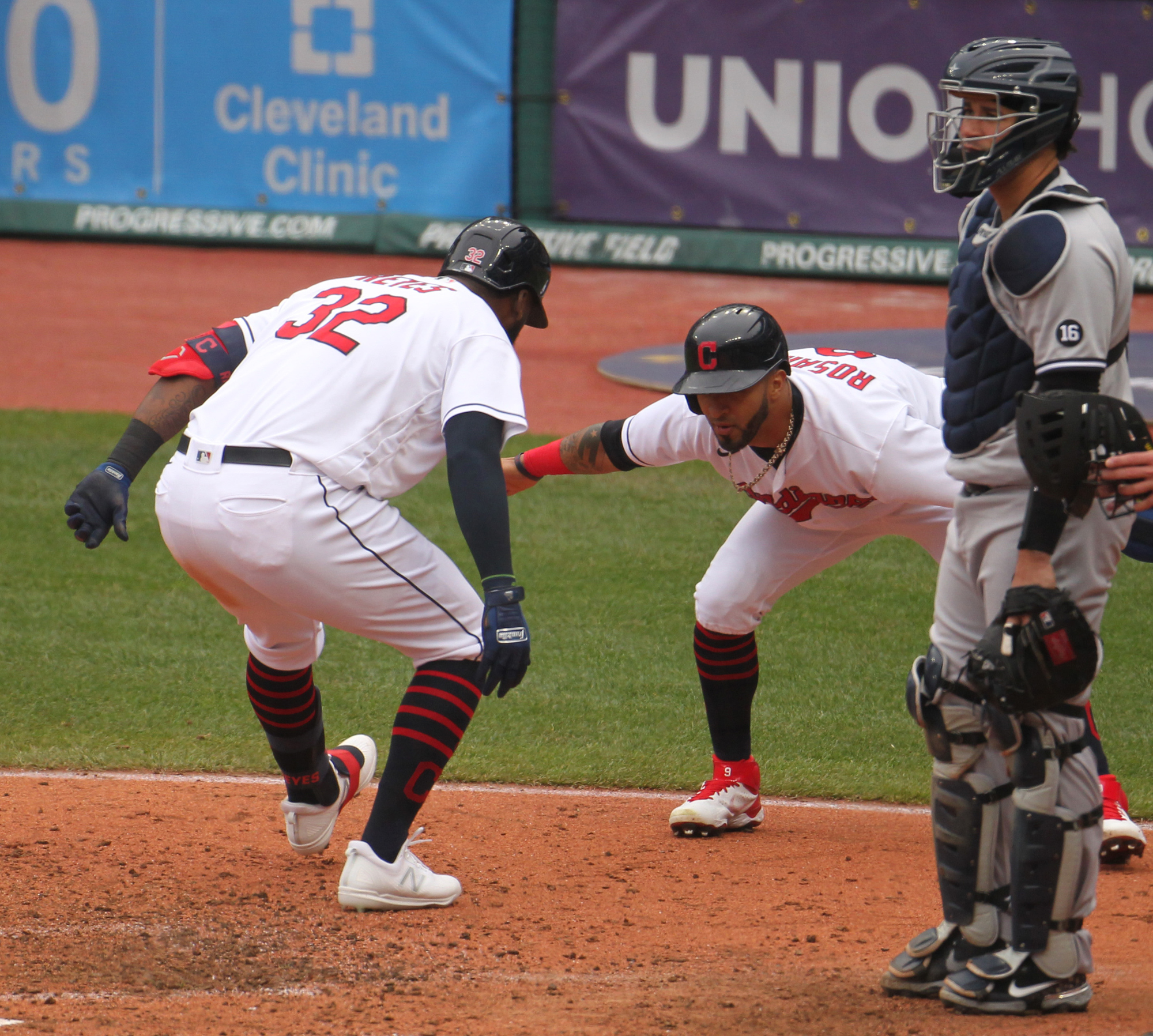 Reyes hits three-run homer, Indians beat Yankees 7-3