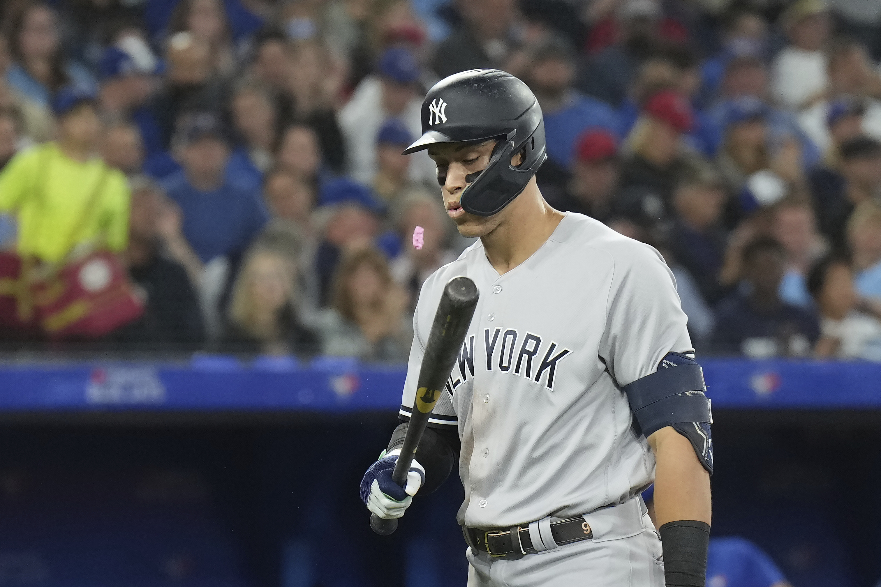 Aaron Judge chases home-run No. 61: Yankees slugger fails to match Roger  Maris in loss vs. Blue Jays 