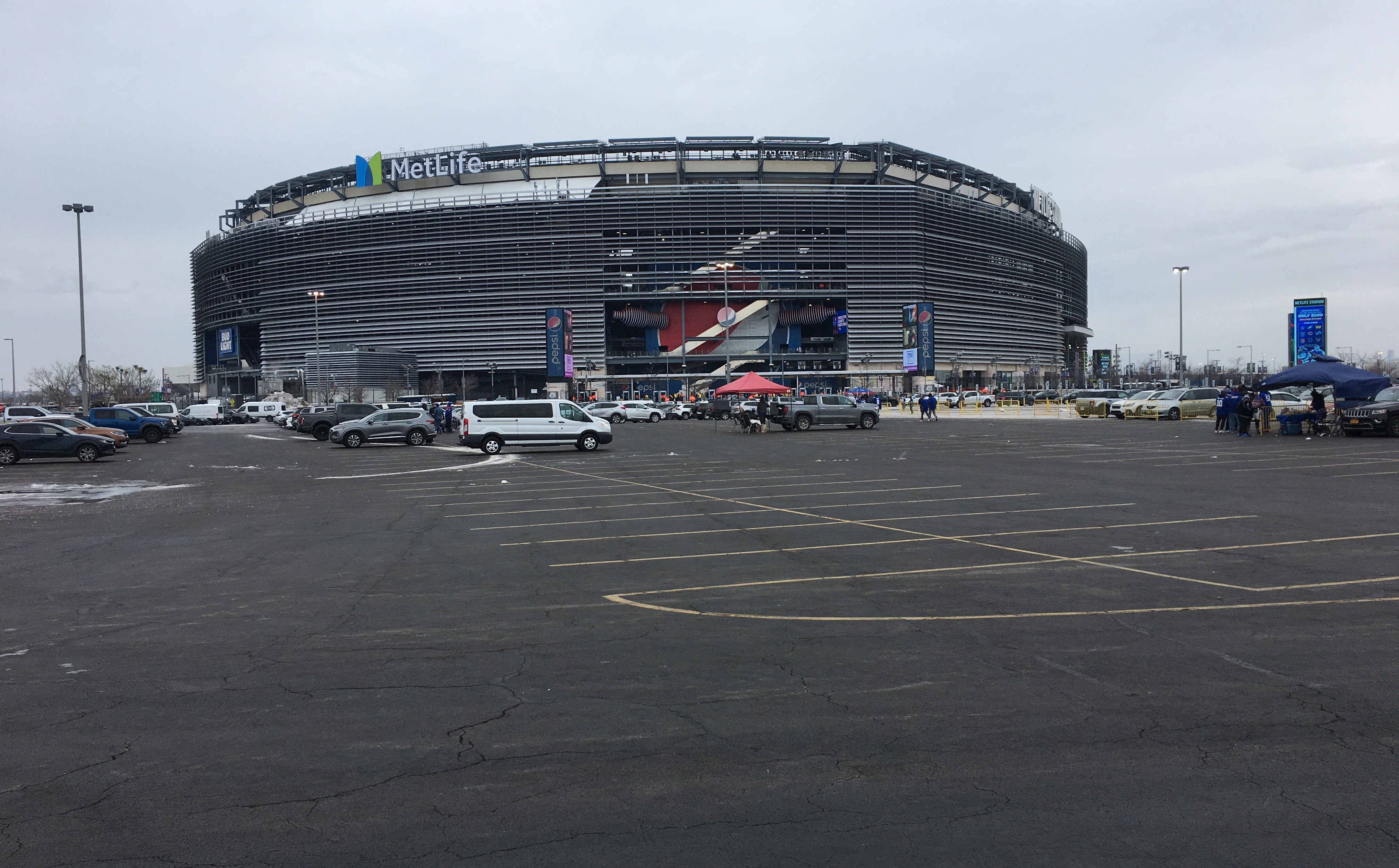 MetLife Stadium to host two outdoor games with Rangers, Isles, Devils,  Flyers