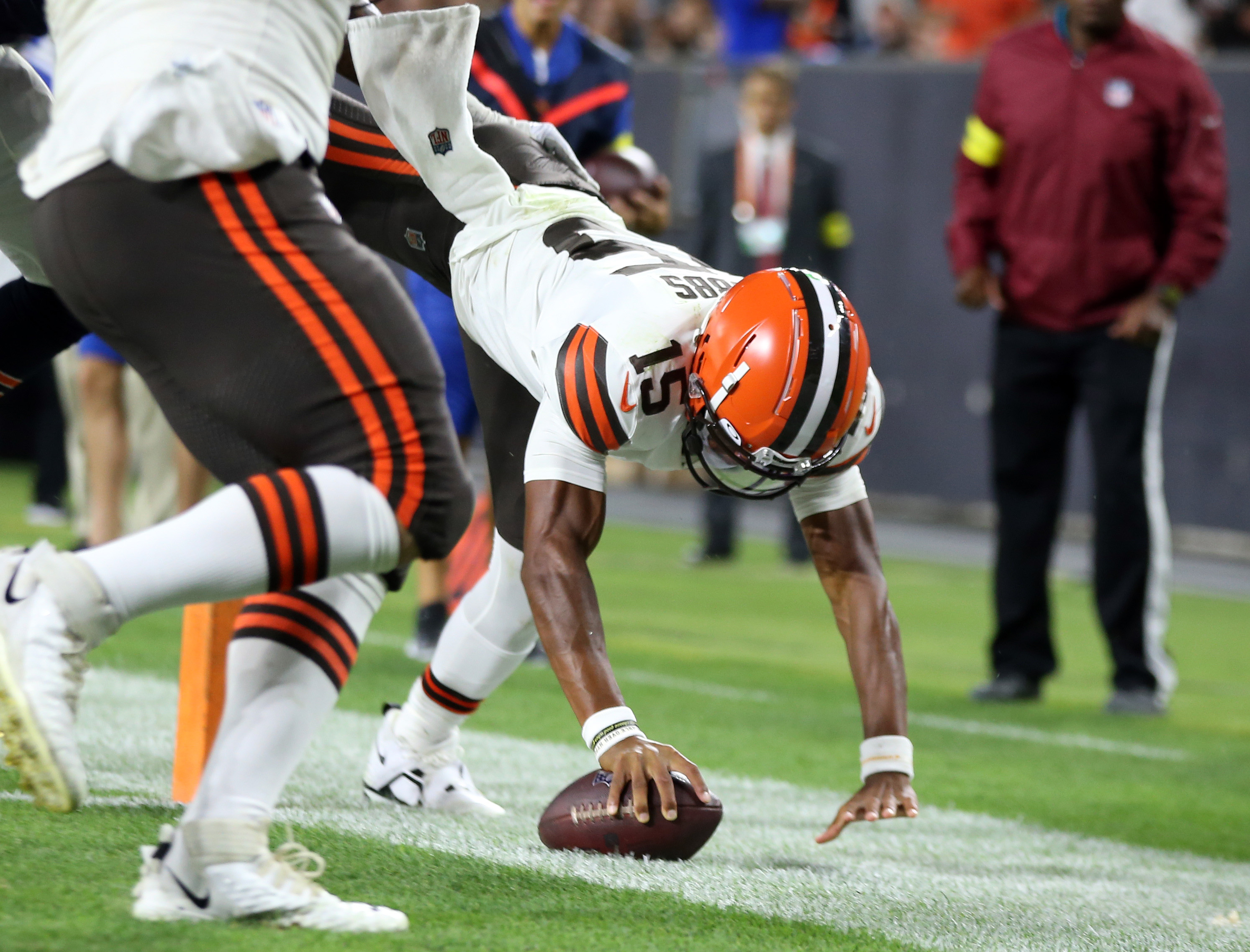 Chicago Bears tight end Ryan Griffin (84) celebrates after making a  touchdown against the Cleveland Browns during the first half of an NFL  preseason football game, Saturday, Aug. 27, 2022, in Cleveland. (