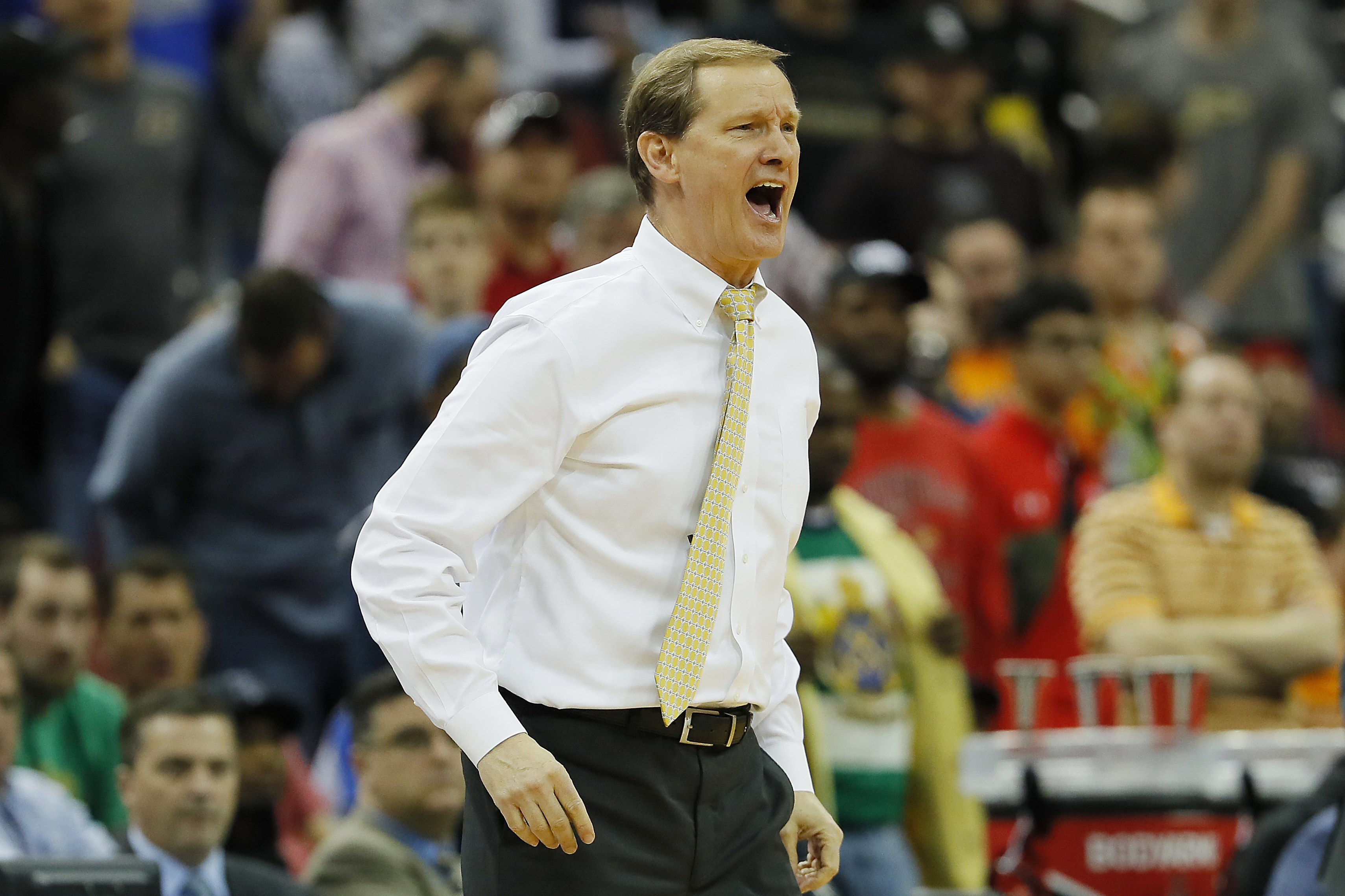Canzano: Oregon Ducks men's basketball manages to look dangerous
