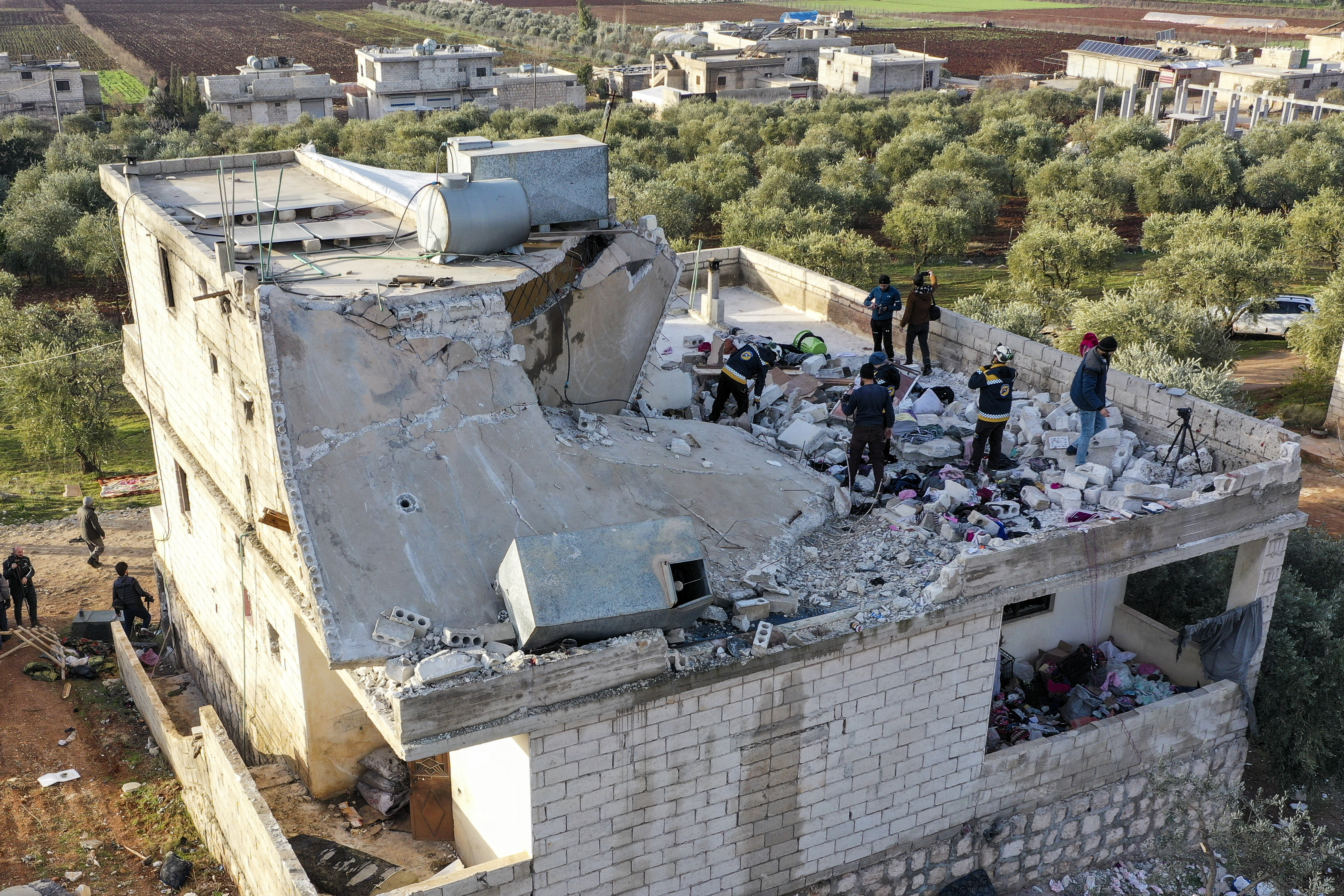 Игил признался в теракте. Абу Аль-Хасана Аль-Курейши. Разрушенные здания в ходе террористического. Ликвидация лидера ИГИЛ В Сирии.