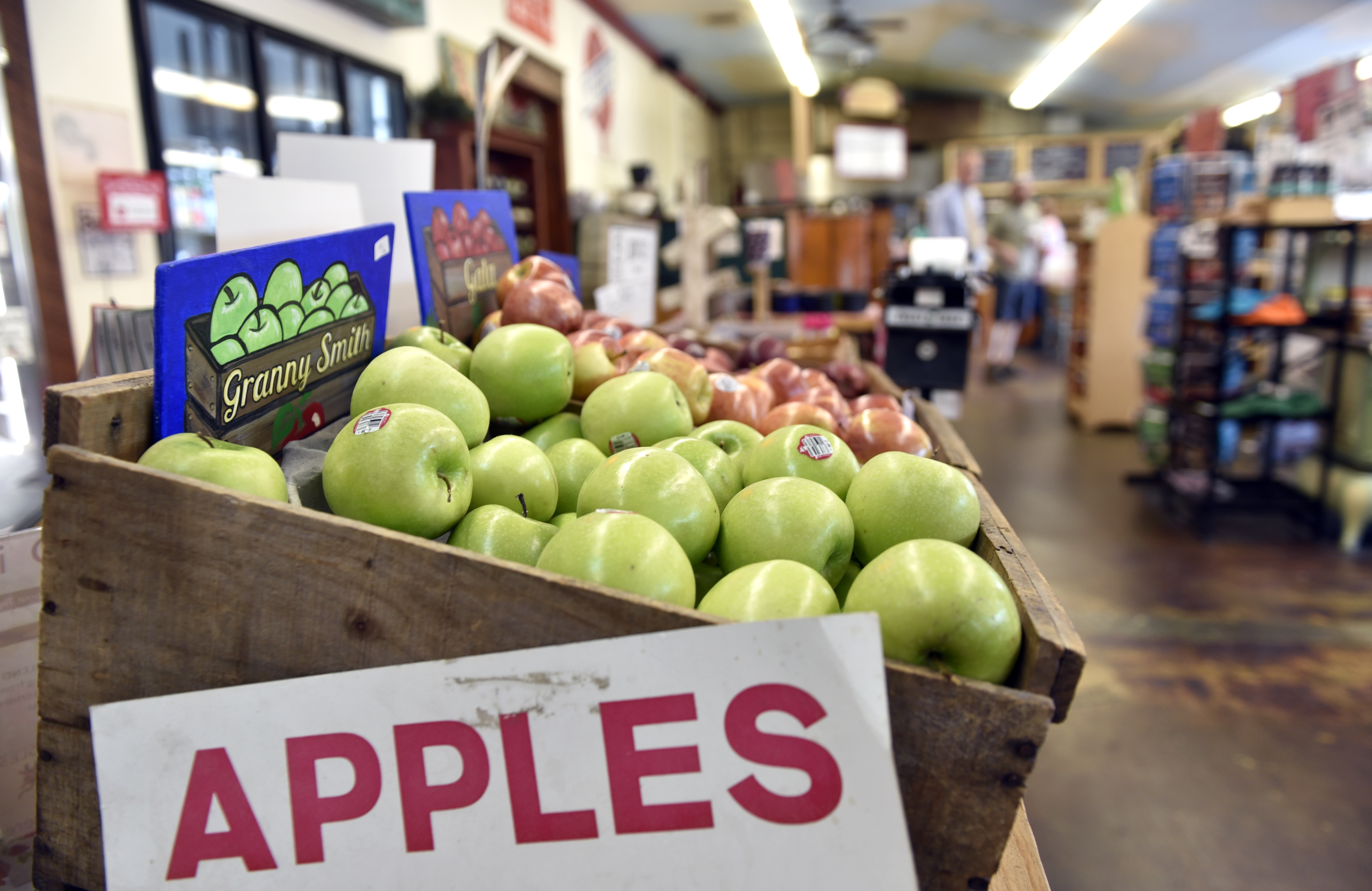 MCINTOSH APPLES EACH  Green Acres Farmers Market