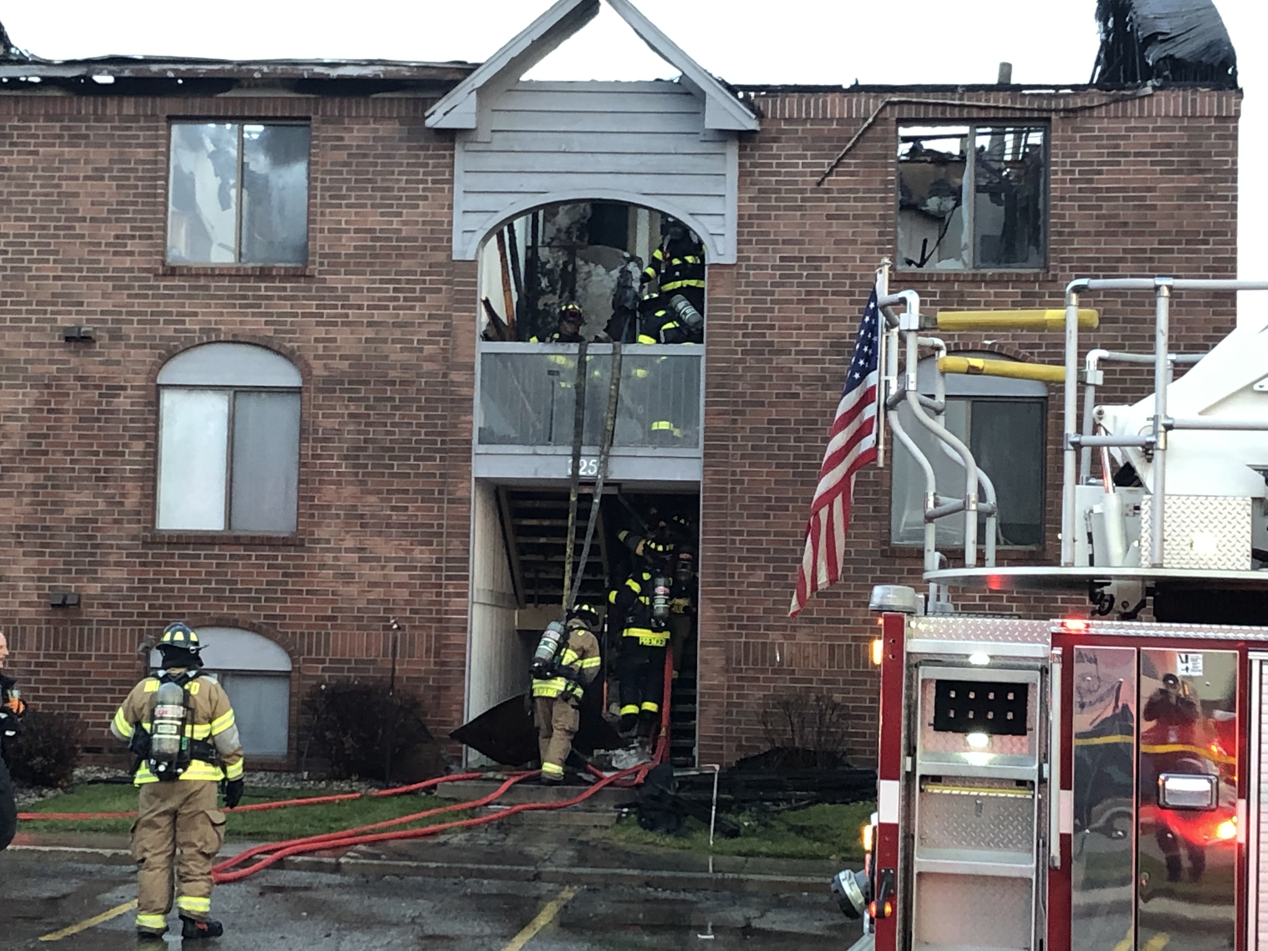 Detroit apartment fire displaces 20, man rams Eight Mile strip