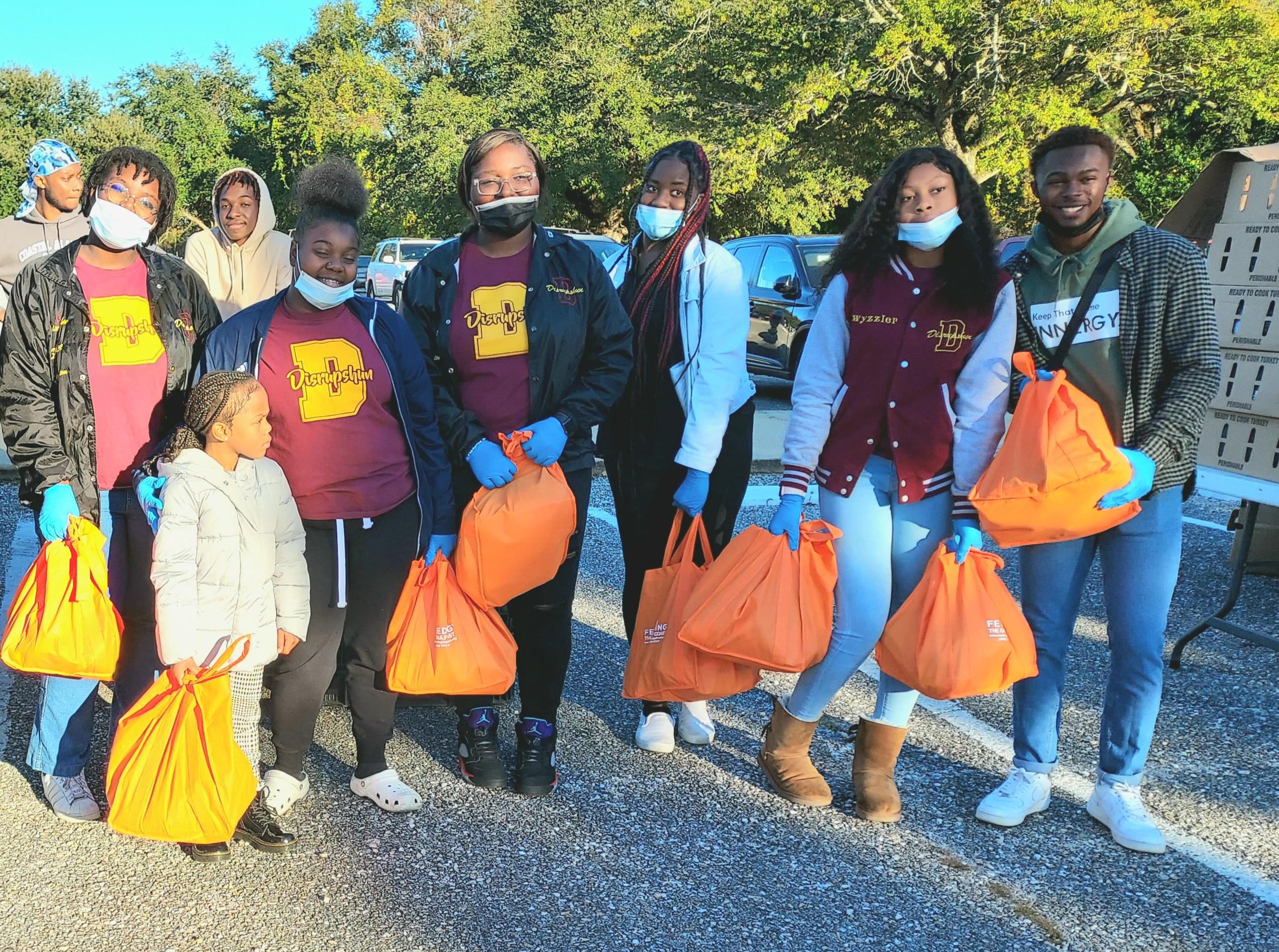 Steelers' Mark Barron gives away 1,500 turkeys for Thanksgiving