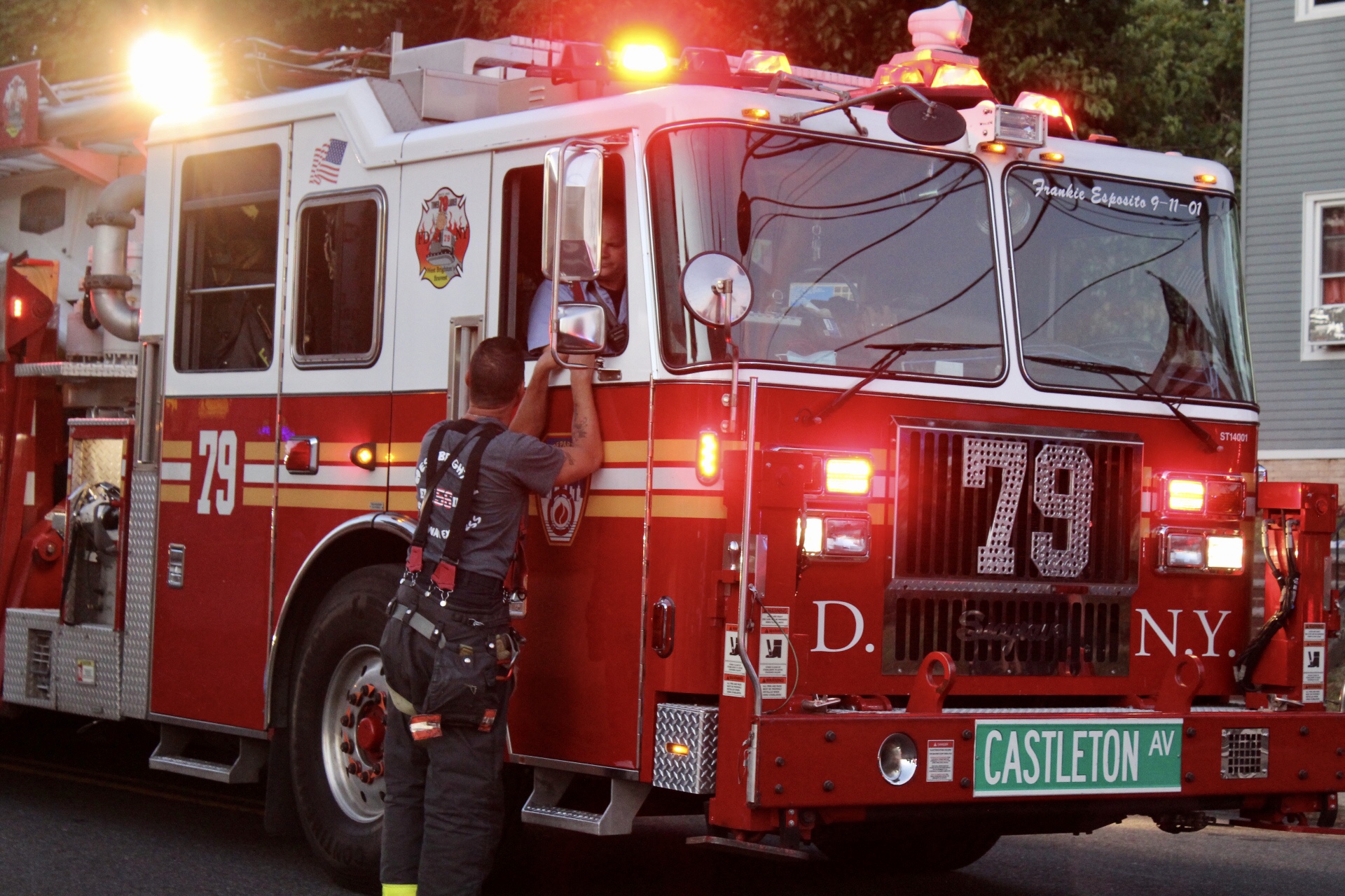 FDNY quickly extinguishes fire in Port Richmond