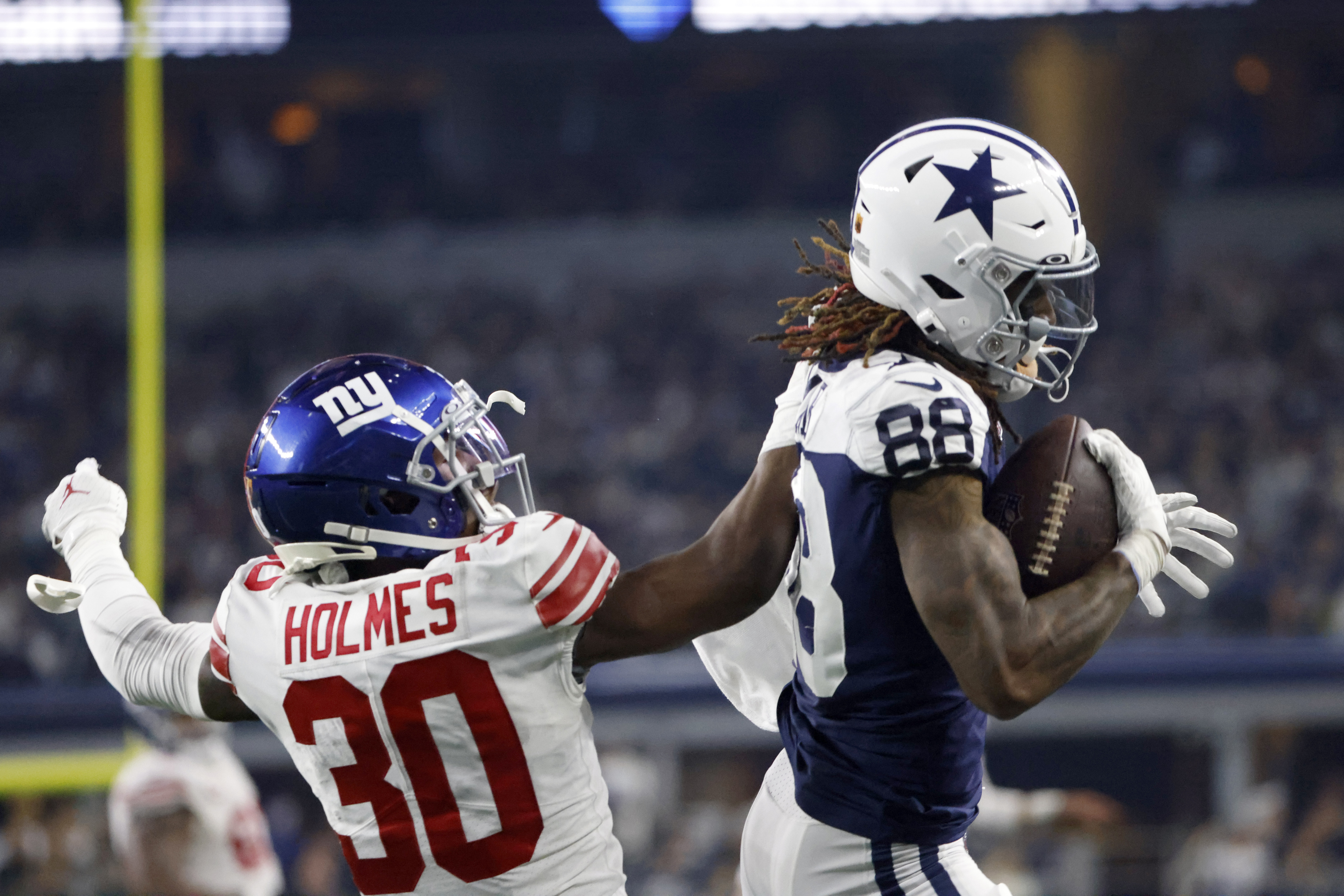 CeeDee Lamb sets table on Thanksgiving as Cowboys beat Giants 28-20 