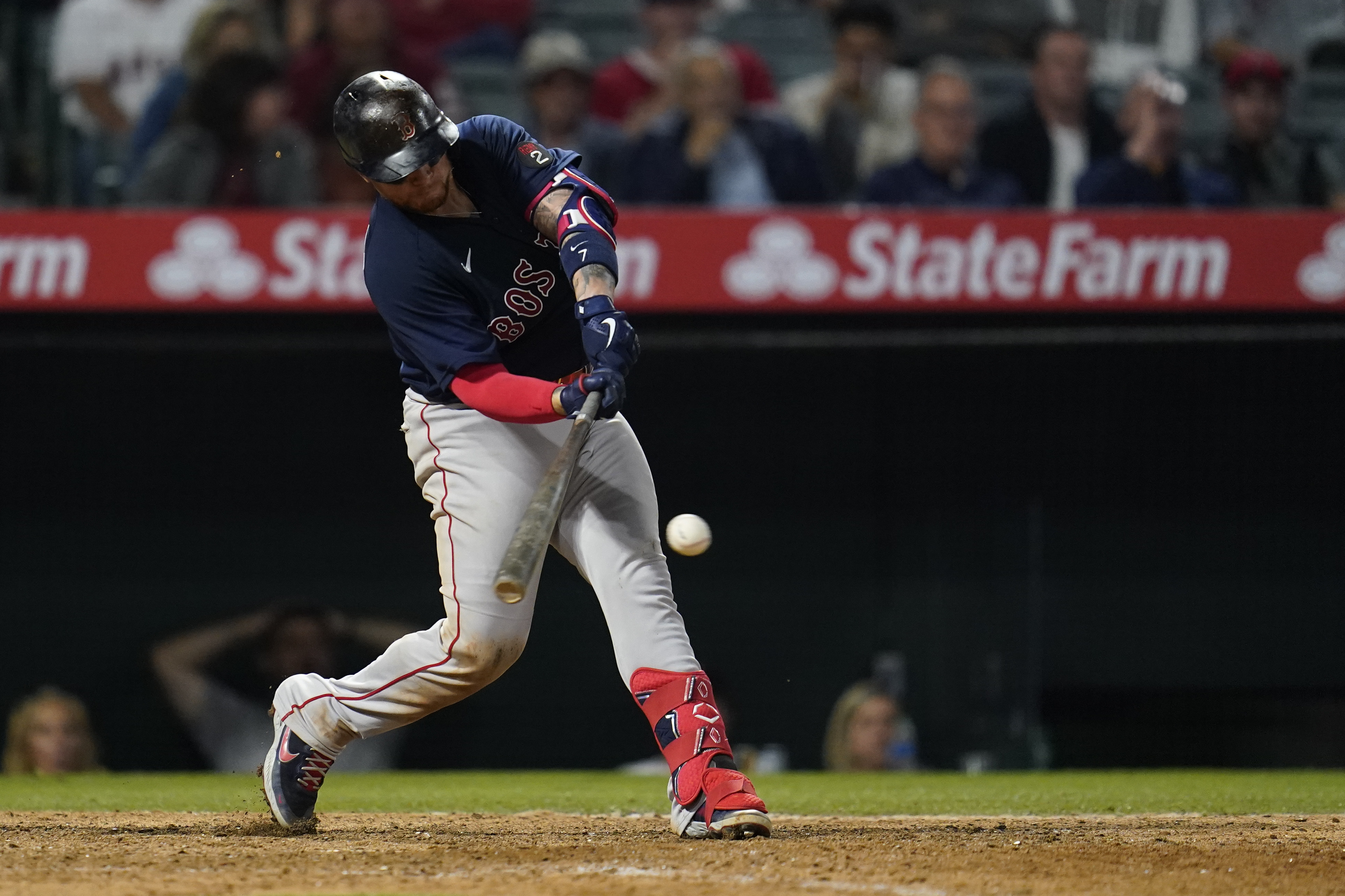 Xander Bogaerts leaves game after collision with Alex Verdugo
